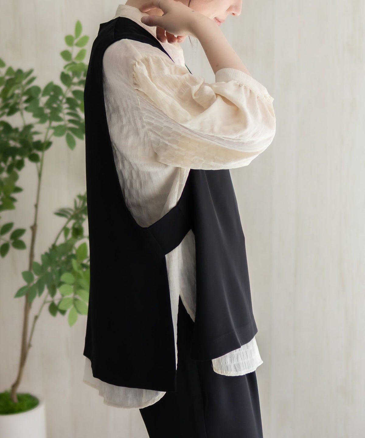 HusHusH 冷感ノーカラージレ レディース