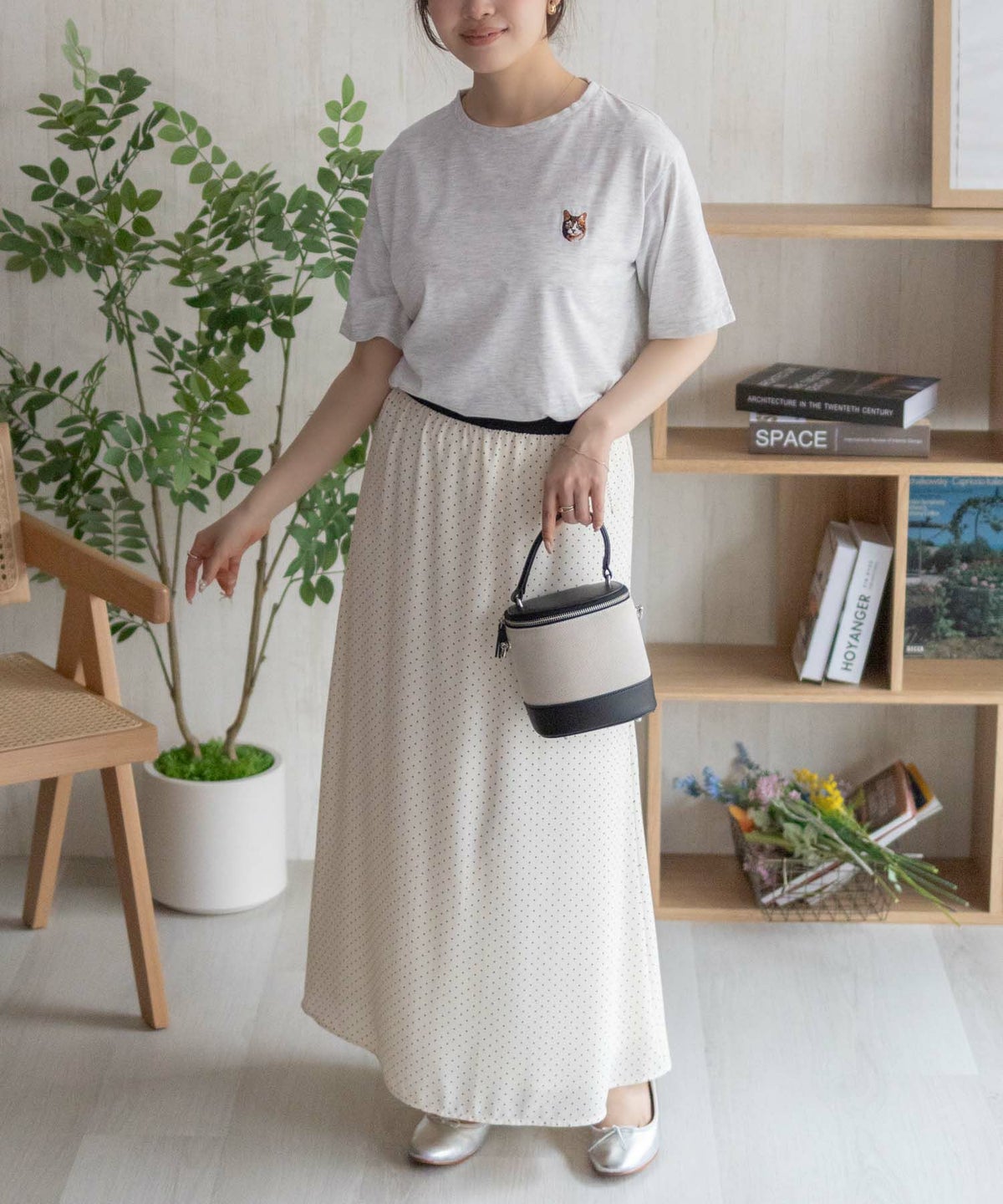 nAvy ネコ刺繍Tシャツ レディース ネコポス 対応商品