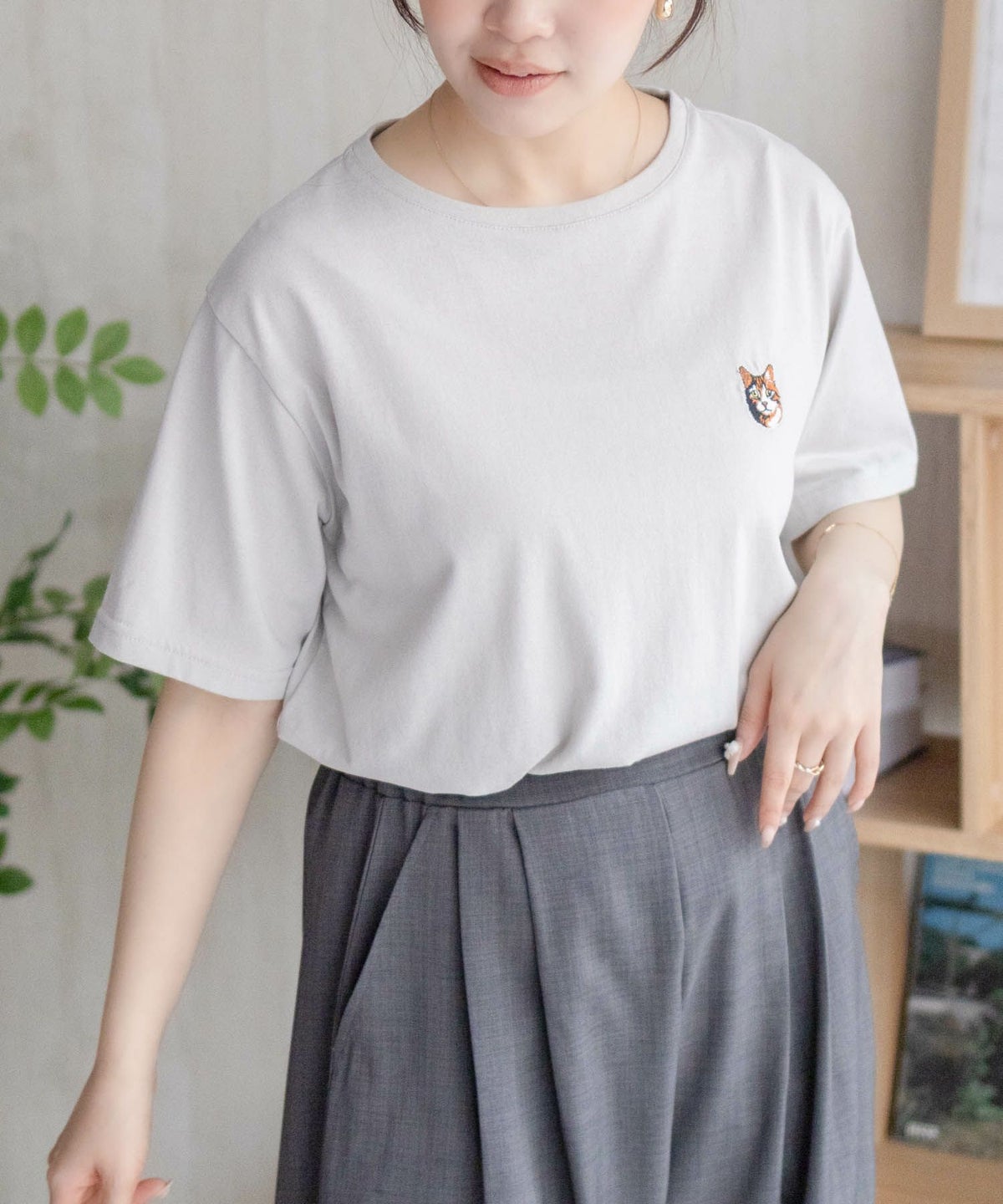 nAvy ネコ刺繍Tシャツ レディース ネコポス 対応商品