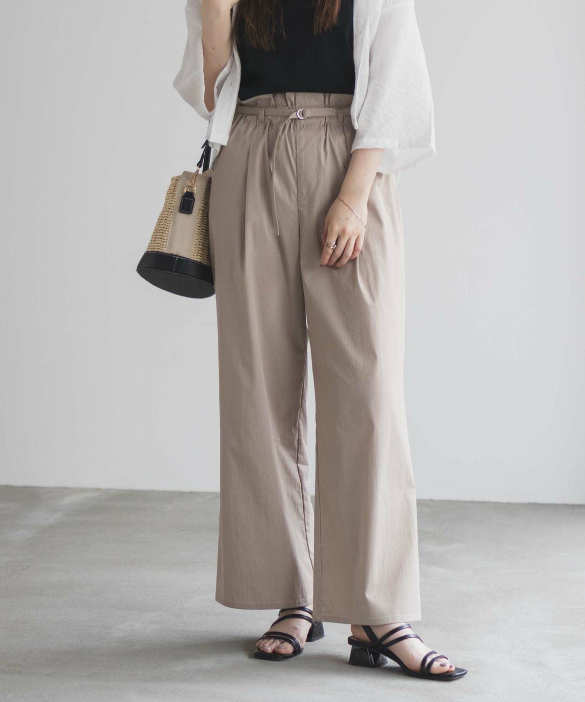 nAvy SARARI ベルト付きハイウエストパンツ レディース