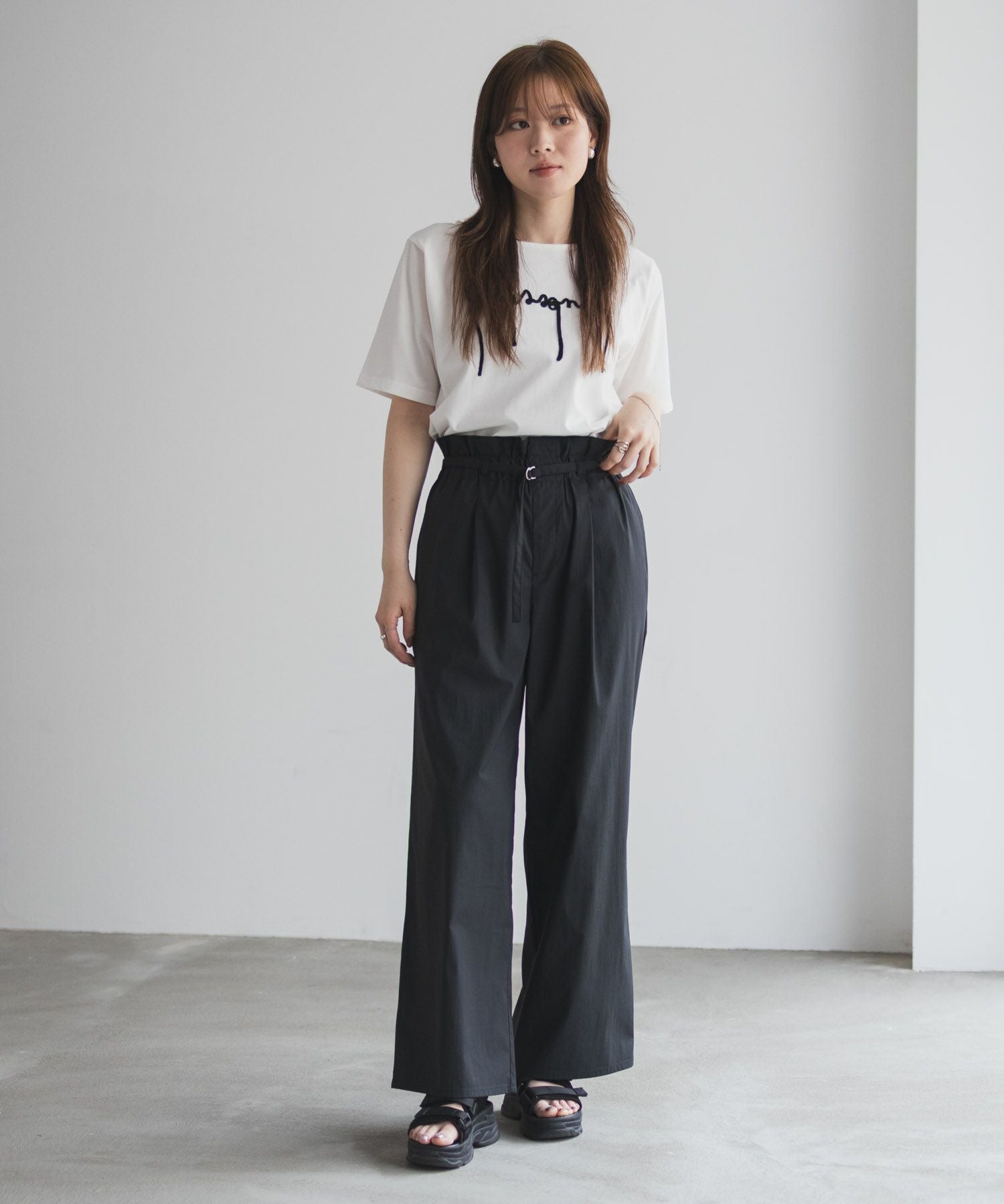 nAvy SARARI ベルト付きハイウエストパンツ レディース
