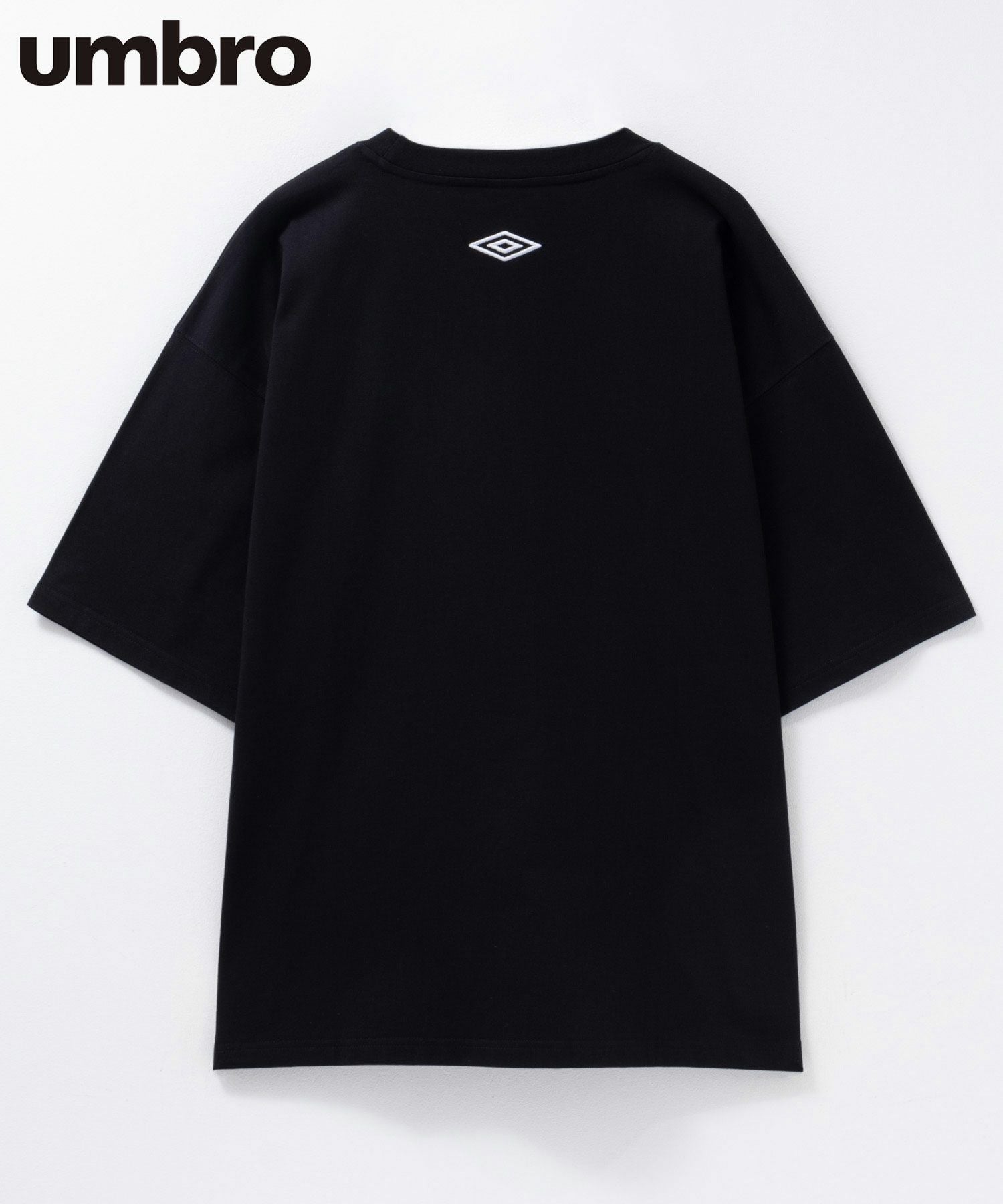 umbro エンブレムTシャツ メンズ