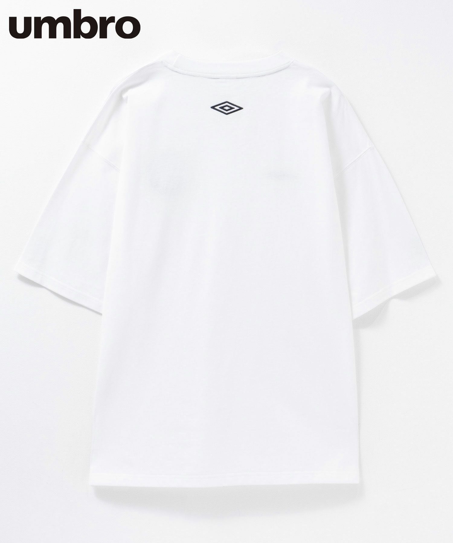 umbro エンブレムTシャツ メンズ