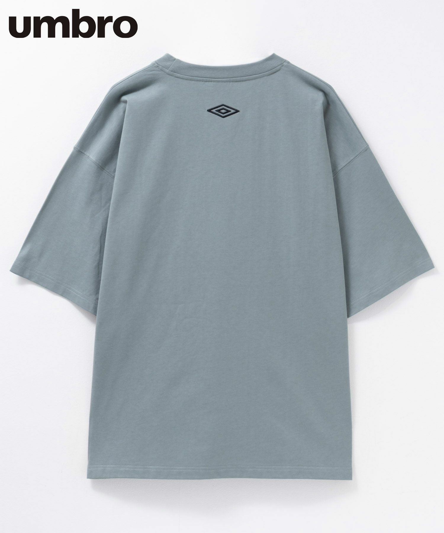 umbro エンブレムTシャツ メンズ