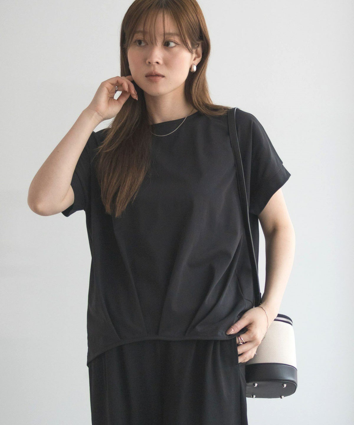 nAvy SARARI 裾タックプルオーバー レディース ネコポス 対応商品