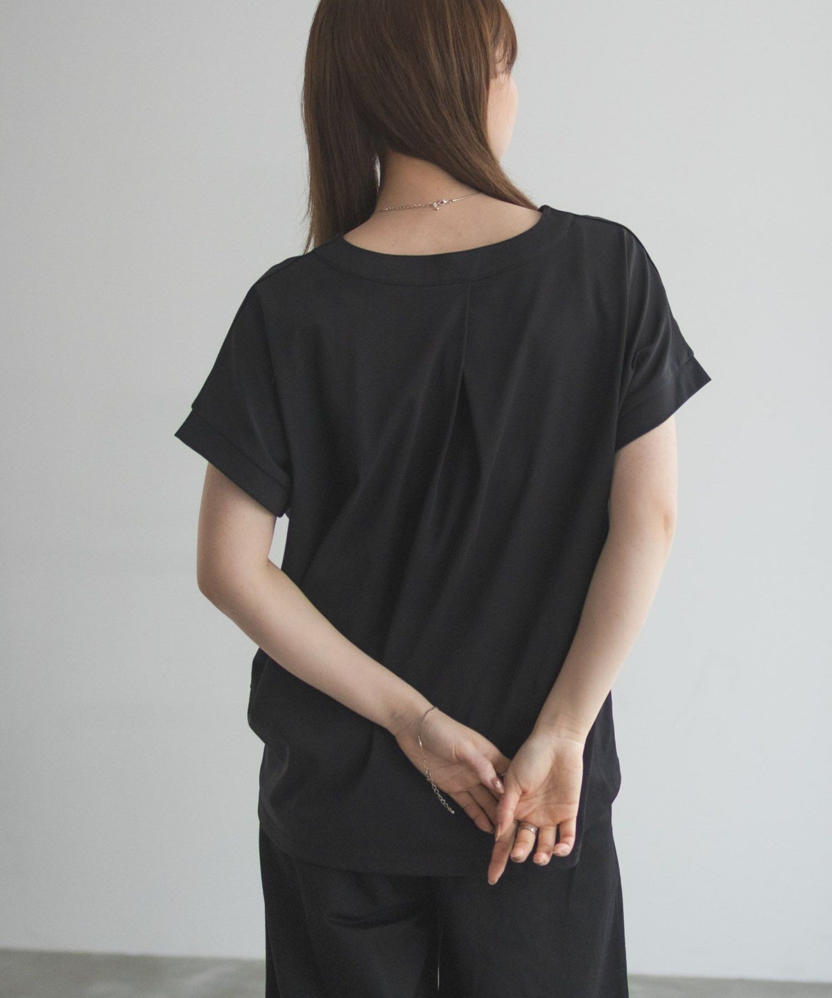 nAvy SARARI 裾タックプルオーバー レディース ネコポス 対応商品