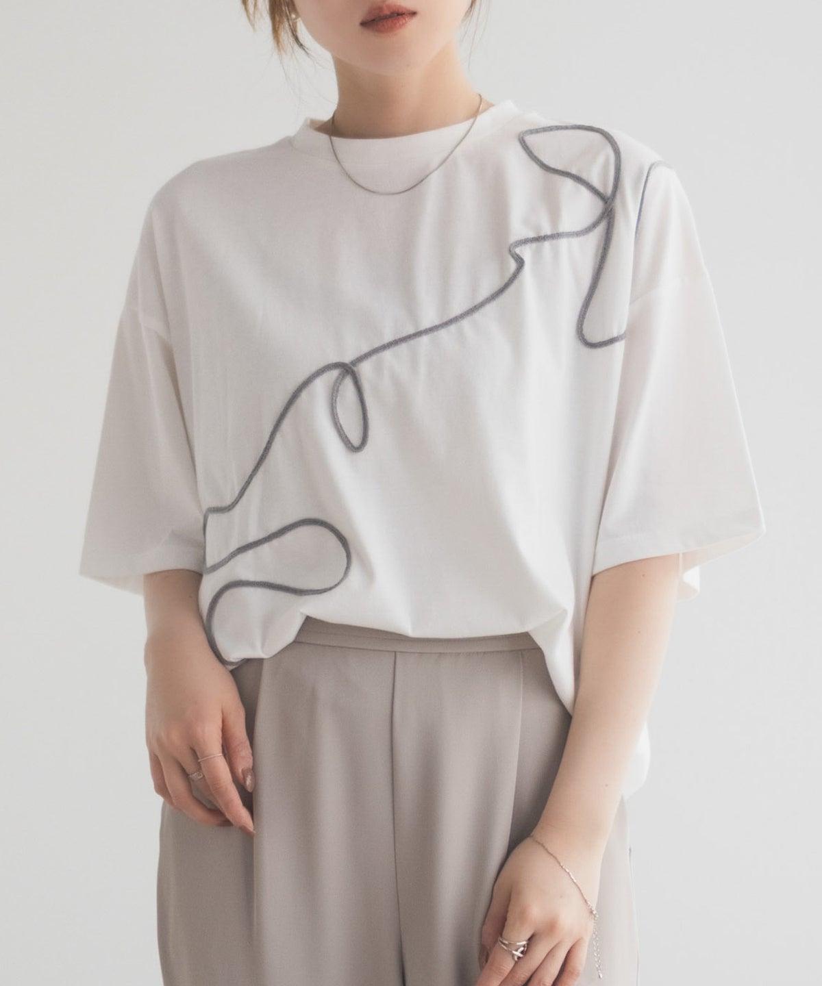 HusHusH コード刺繍Tシャツ レディース ネコポス 対応商品