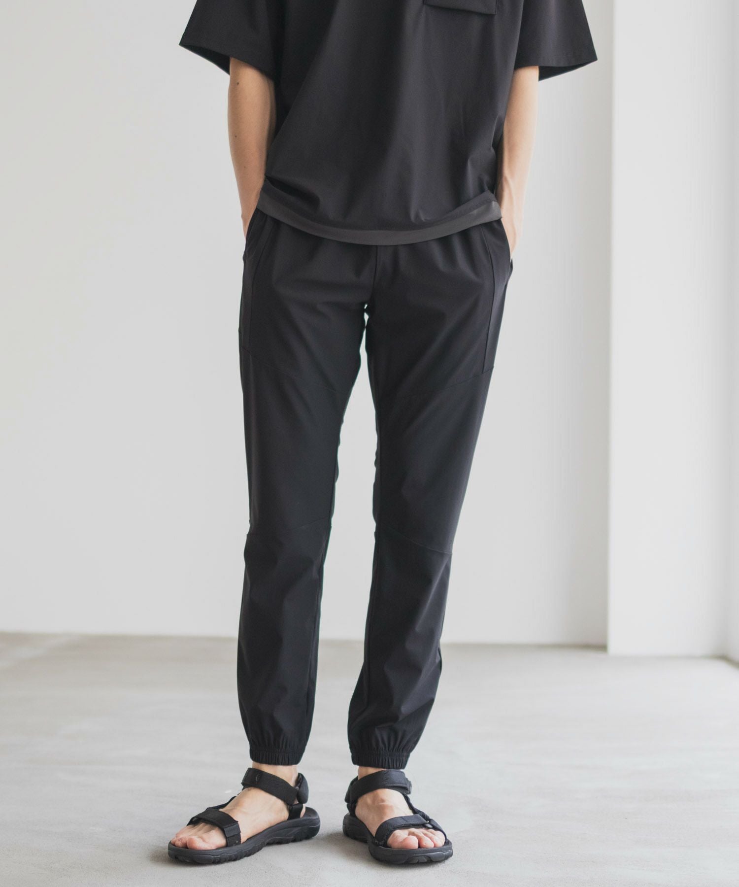 Backwards ブラック ジョガーパンツ 新品タグ付き Mサイズ NAVY SARARI 極冷ジョガーパンツ メンズ