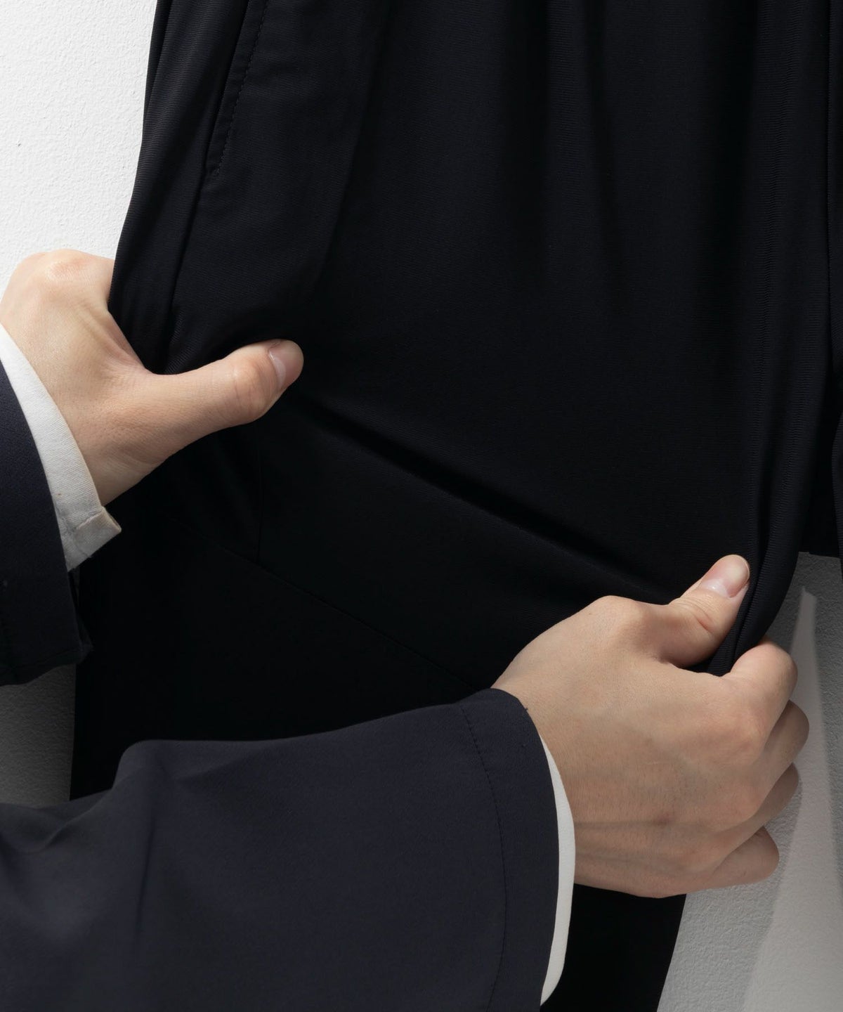 NAVY SARARI 極冷ジョガーパンツ メンズ