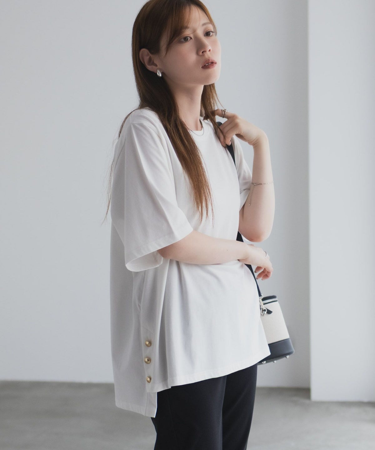 nAvy 裾ボタンオーバーTシャツ レディース ネコポス 対応商品