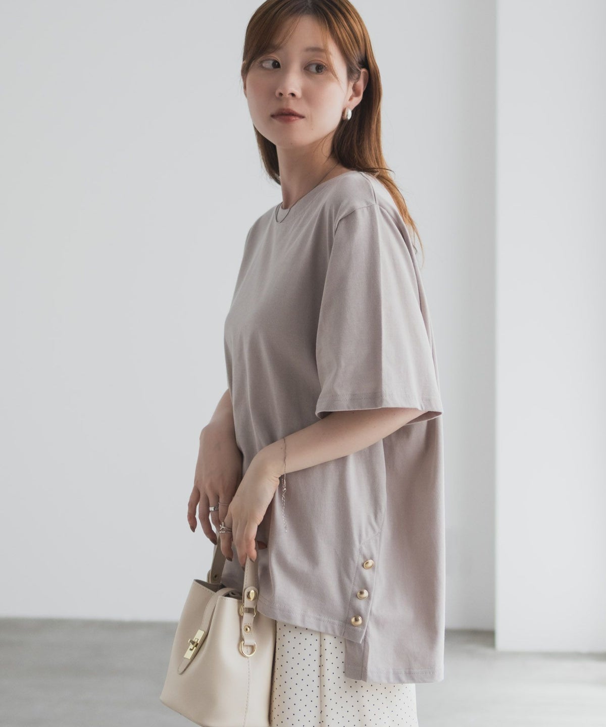 nAvy 裾ボタンオーバーTシャツ レディース ネコポス 対応商品