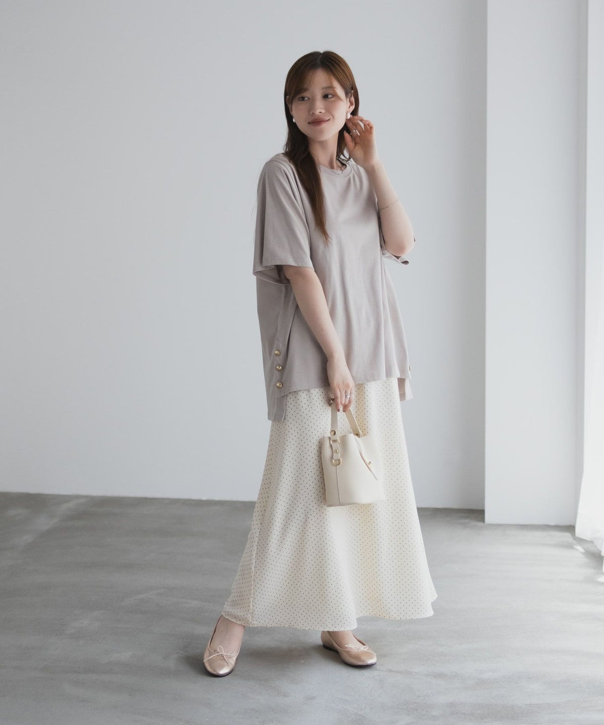 nAvy 裾ボタンオーバーTシャツ レディース ネコポス 対応商品