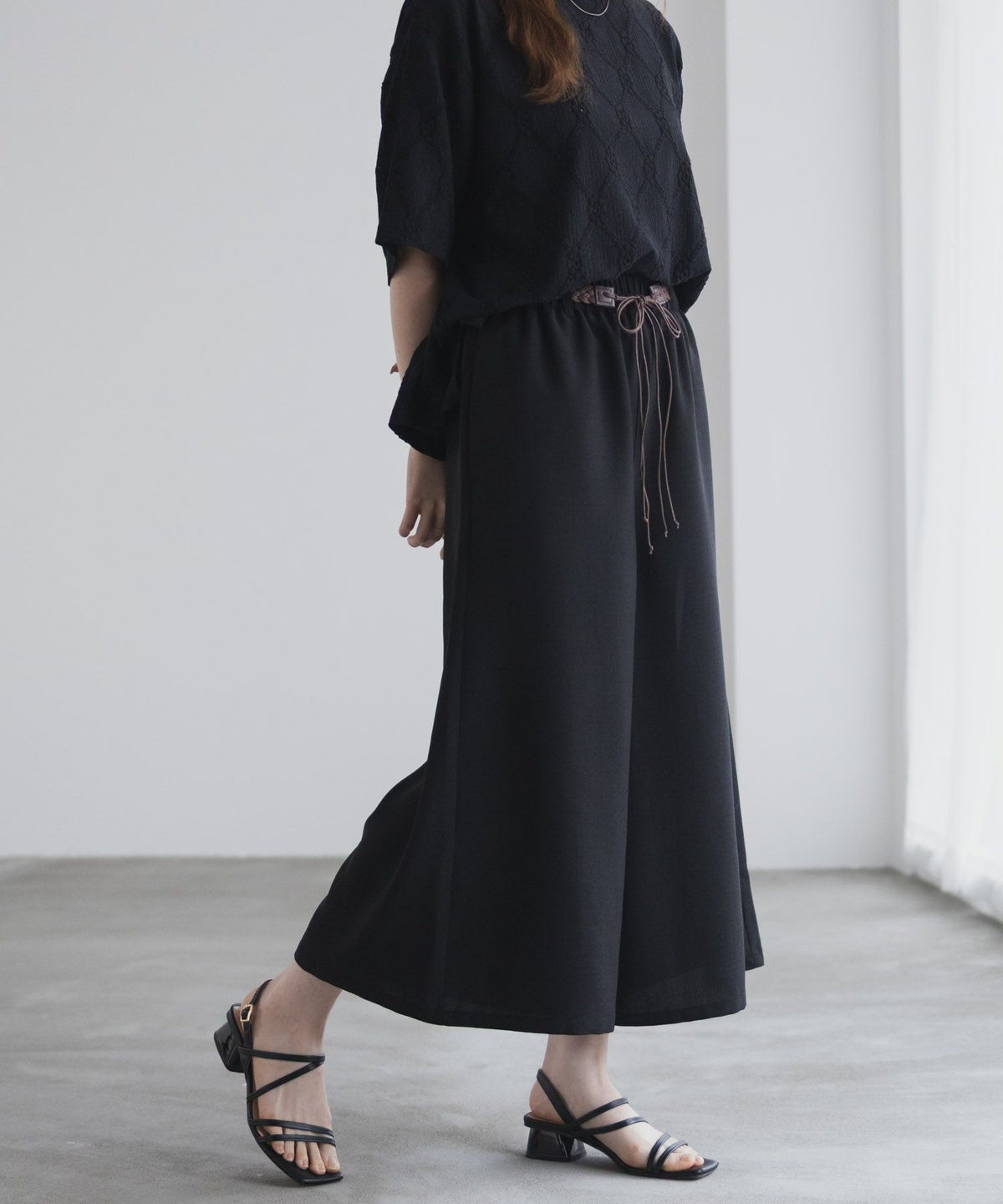 nAvy ベルト付きワイドクロップドパンツ レディース