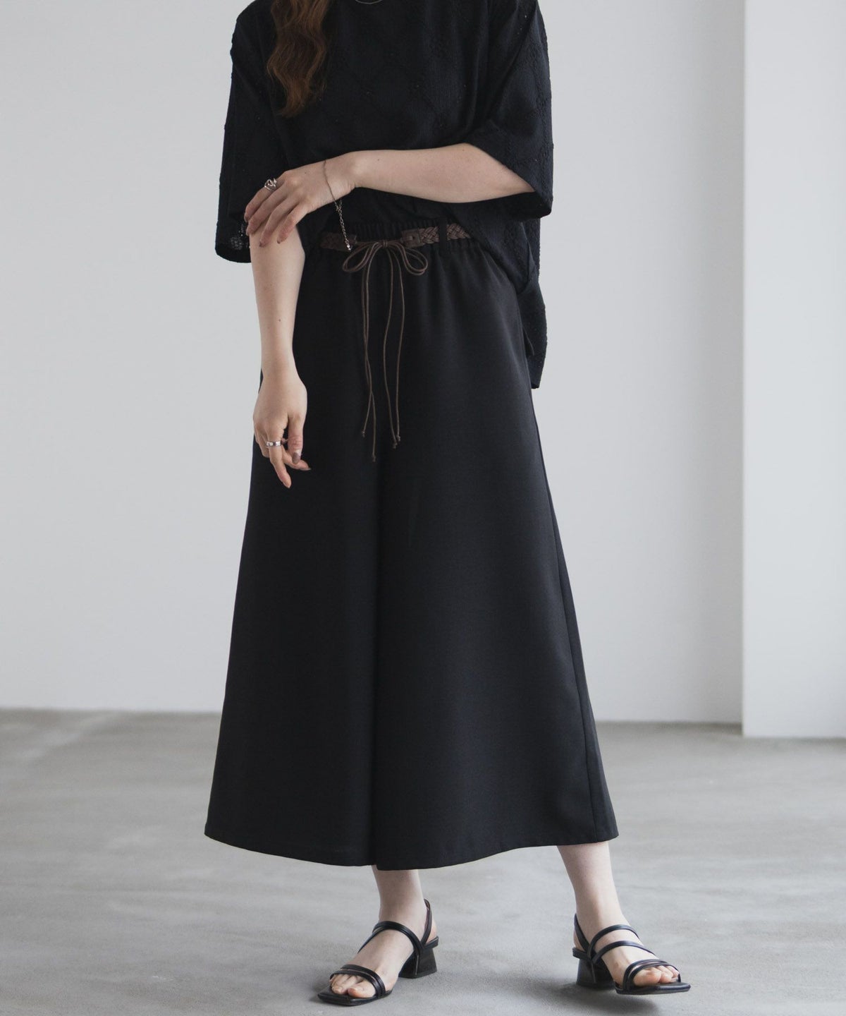 nAvy ベルト付きワイドクロップドパンツ レディース