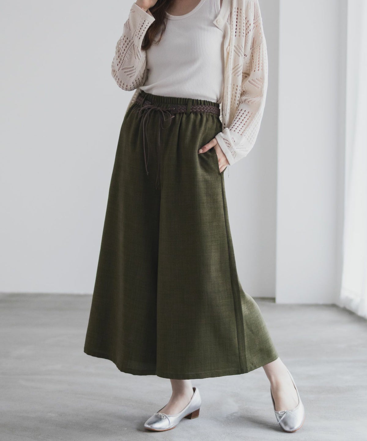 nAvy ベルト付きワイドクロップドパンツ レディース