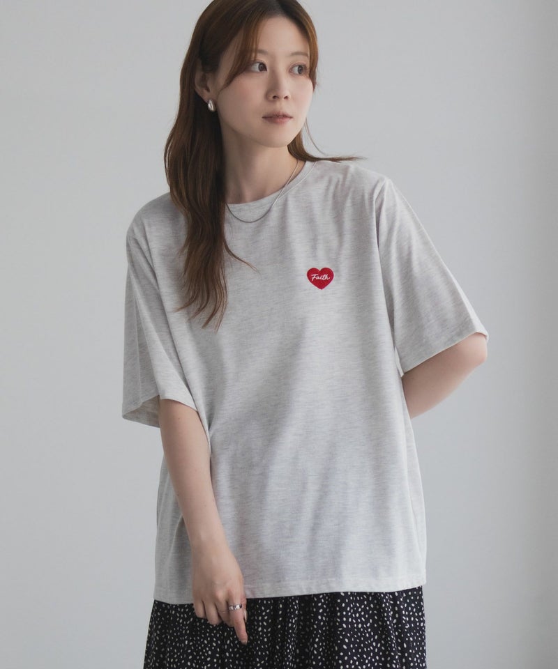 T-GRAPHICS ハート刺繍Tシャツ レディース メール便 対応商品商品画像-5