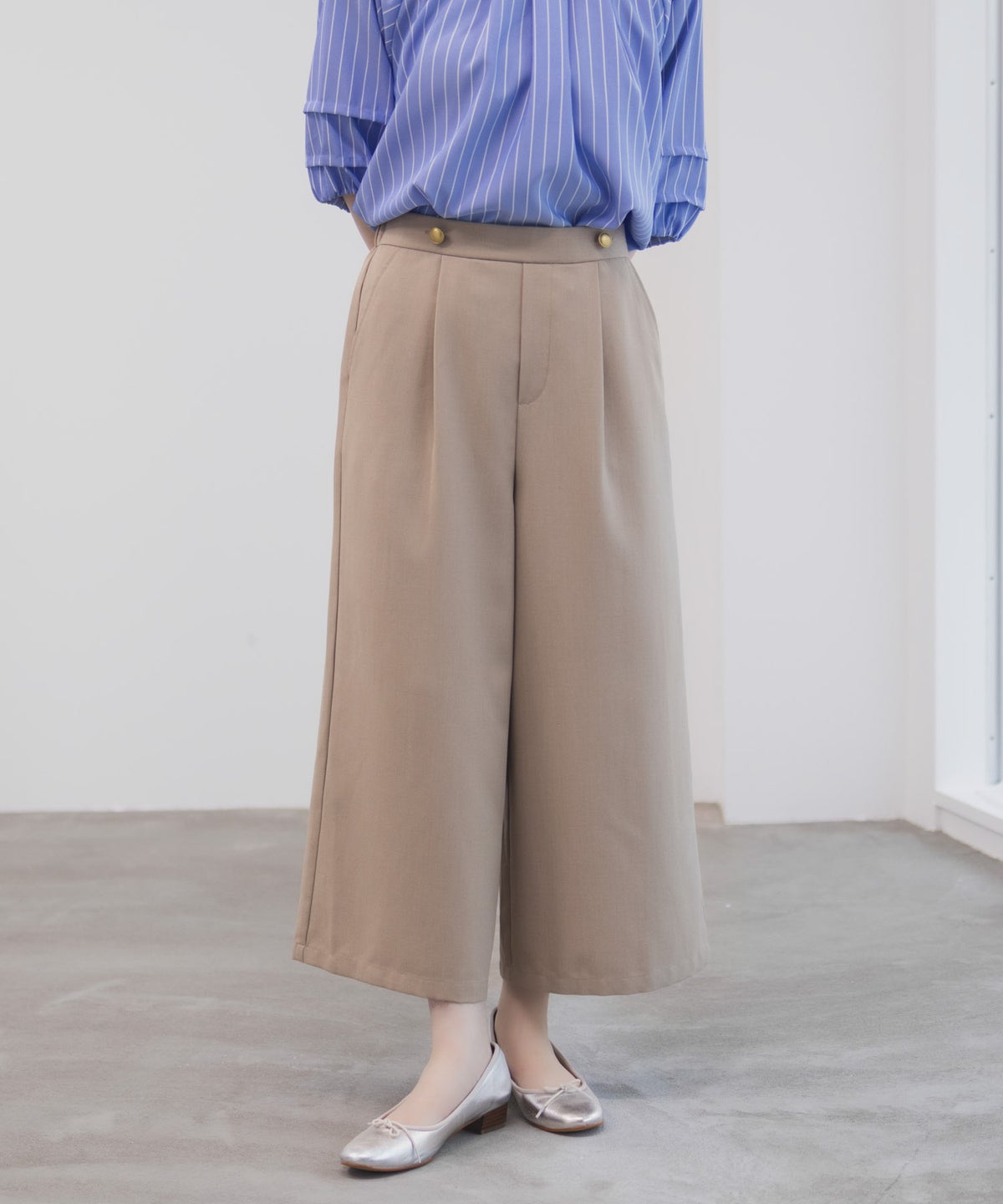 Idnes 釦付きワイドクロップドパンツ レディース