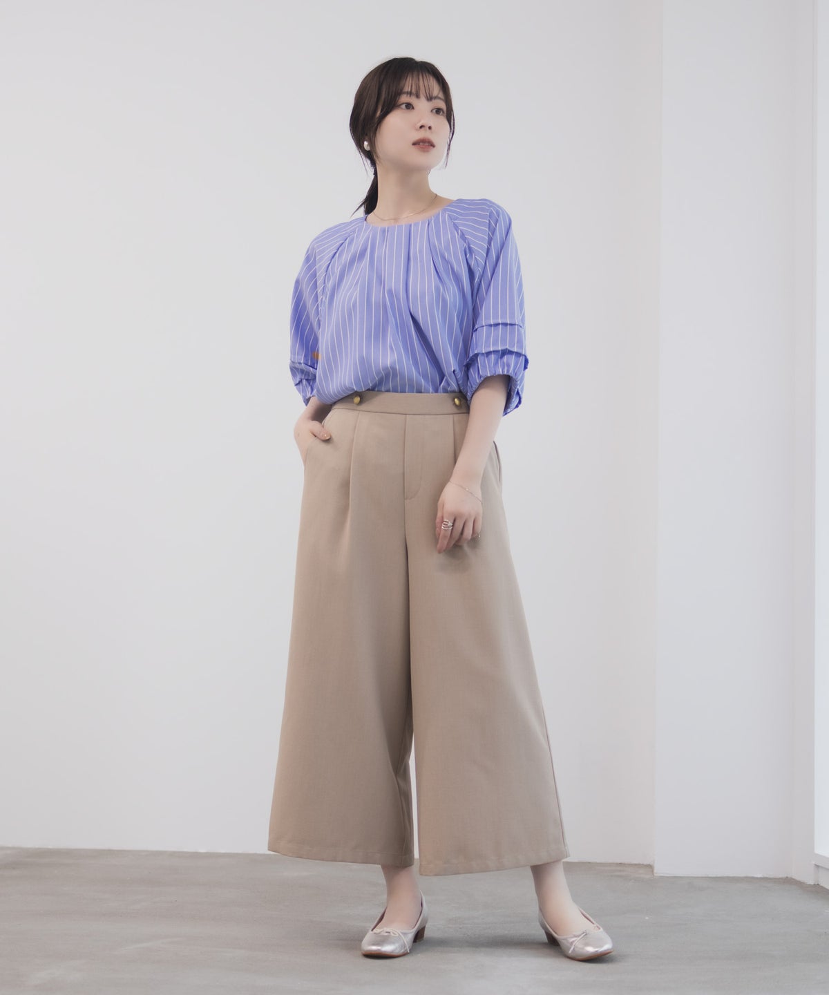 Idnes 釦付きワイドクロップドパンツ レディース