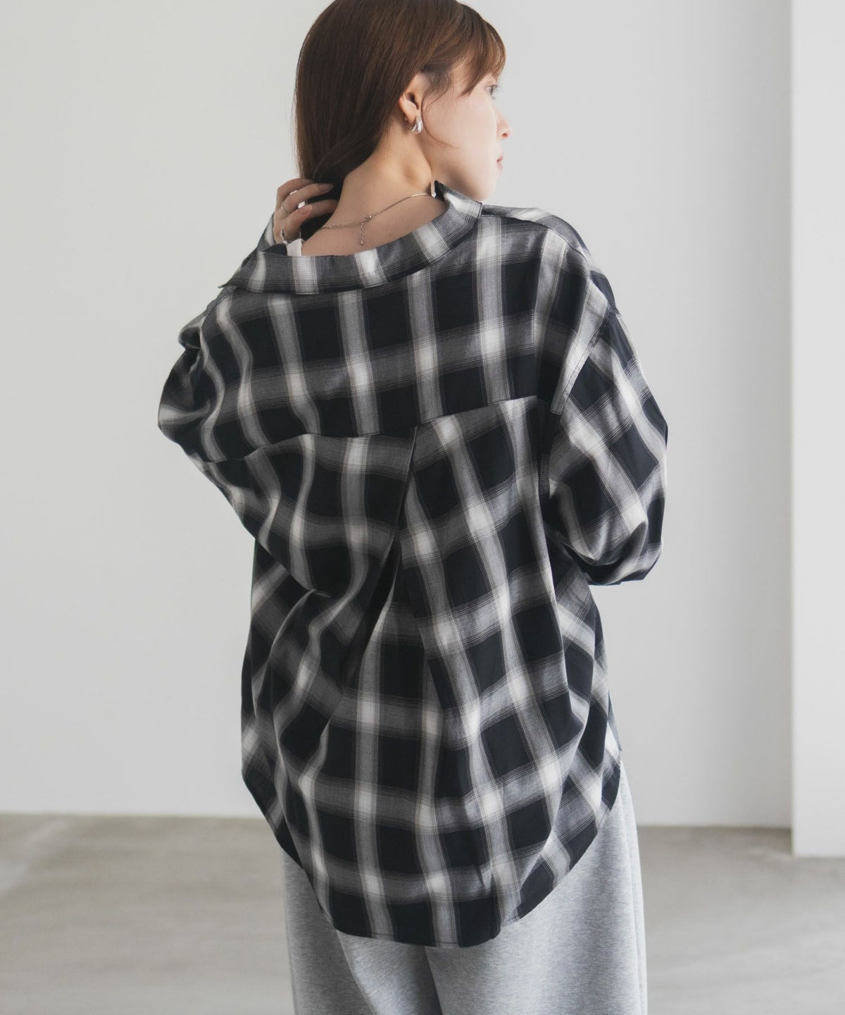 nAvy バックタック前開きシャツ レディース