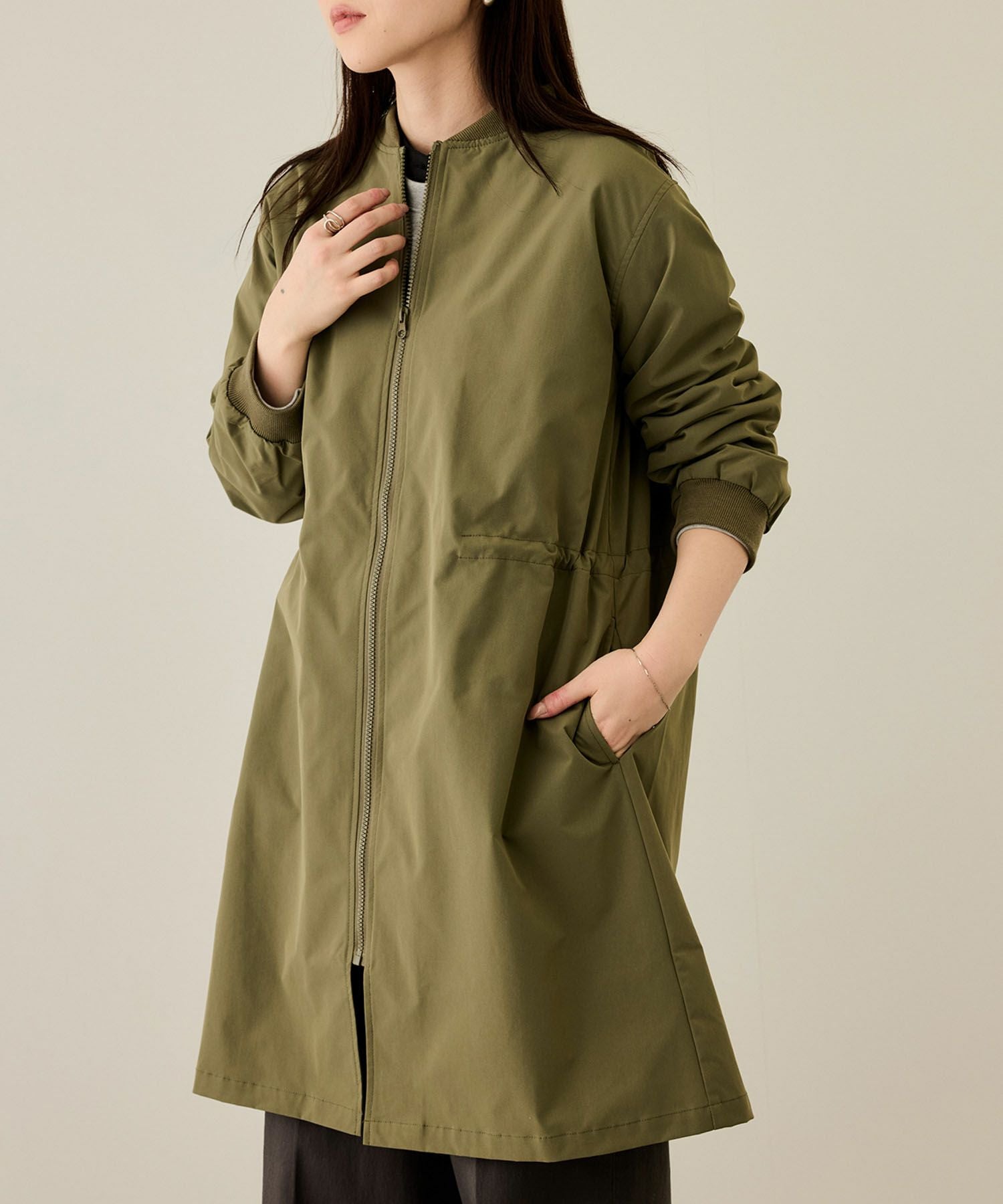 マリークワント　ロングブルゾン　カーキ MARY QUANT（マリークワント）の「デイジーダイヤキルトロング