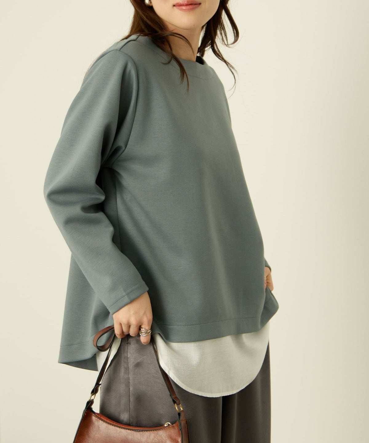 nAvy ポンチ素材 裾ラウンドプルオーバー レディース メール便 対応商品