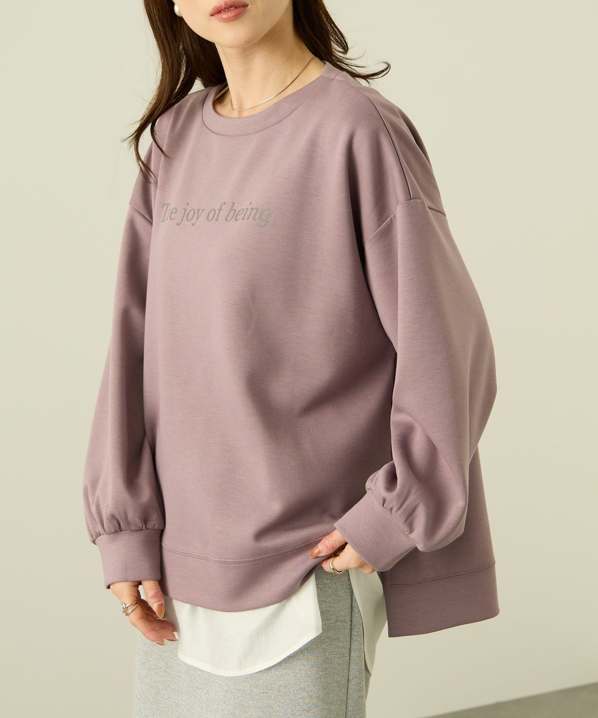 nAvy ポンチ素材 ロゴプリントプルオーバー レディース