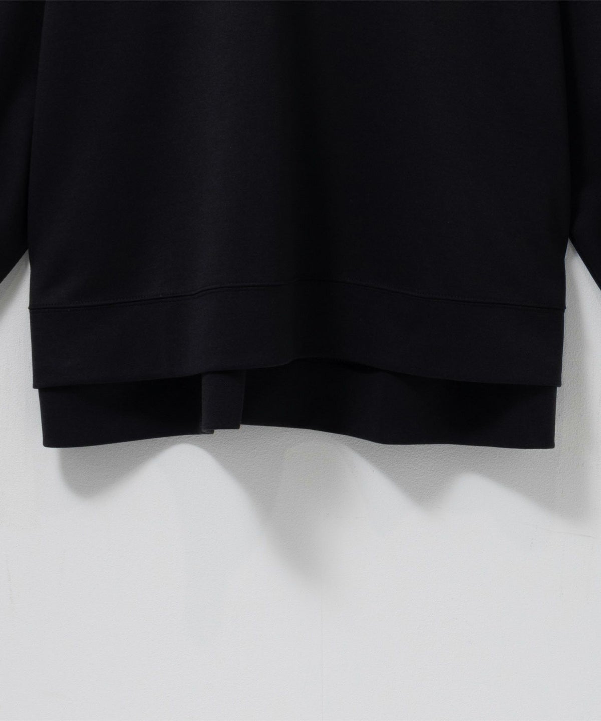 nAvy ポンチ素材 ロゴプリントプルオーバー レディース