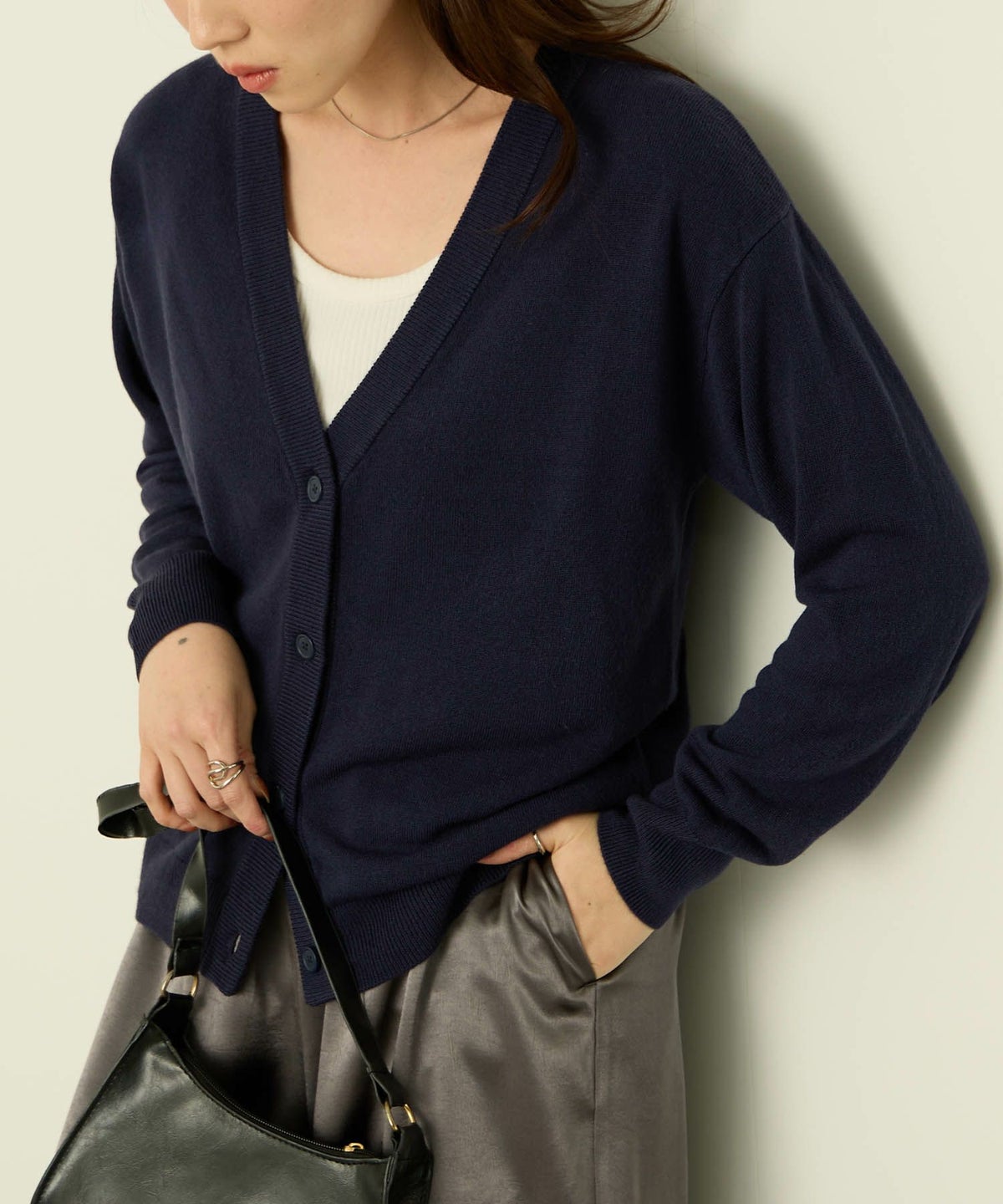 nAvy カシミヤタッチニット Vネックカーディガン レディース