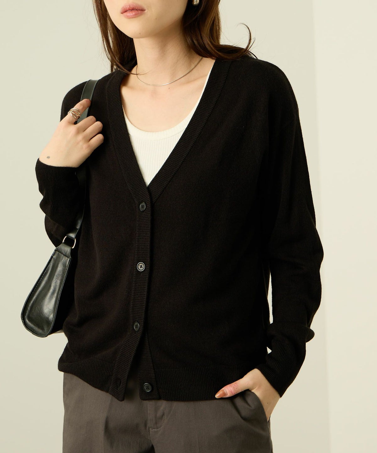 nAvy カシミヤタッチニット Vネックカーディガン レディース