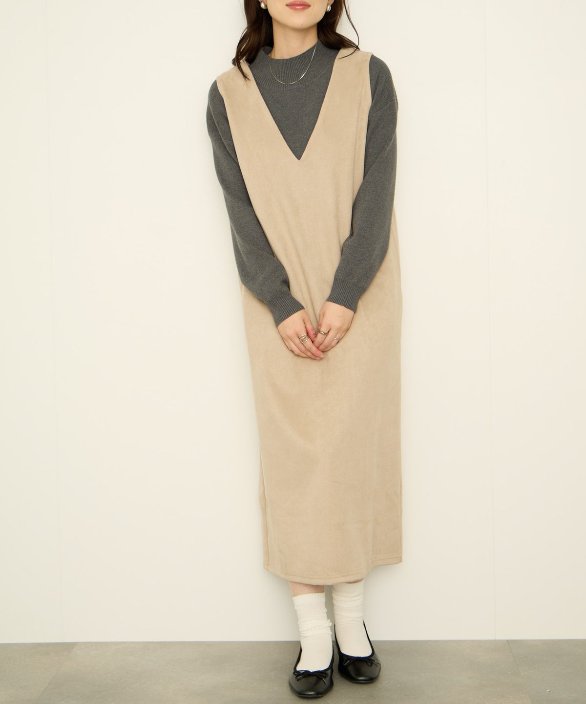 nAvy ポンチ素材 フェイクスエードジャンパースカート レディース