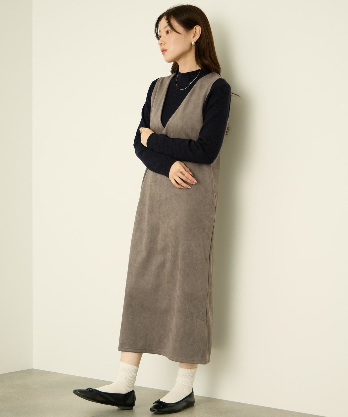 nAvy ポンチ素材 フェイクスエードジャンパースカート レディース