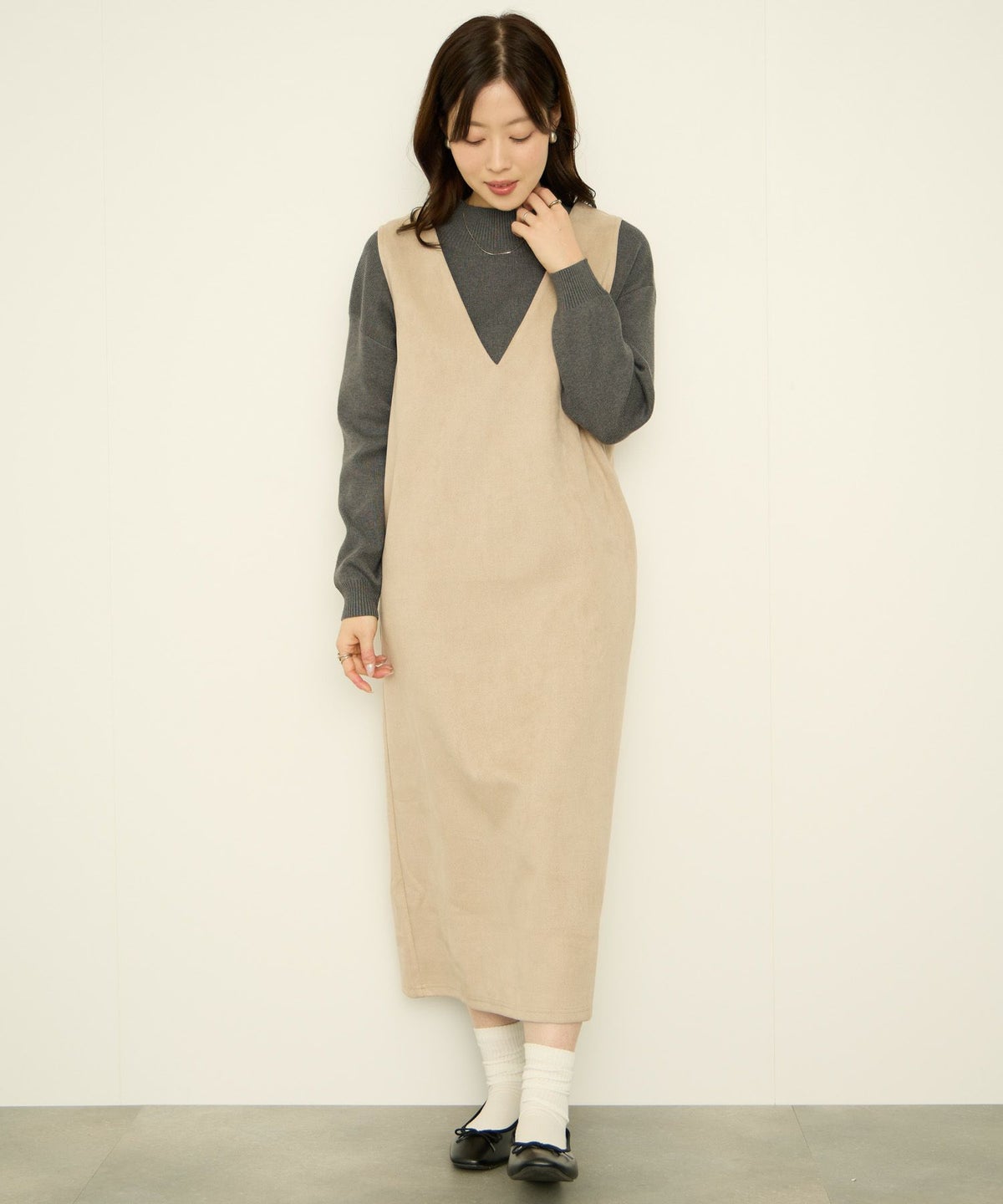 nAvy ポンチ素材 フェイクスエードジャンパースカート レディース