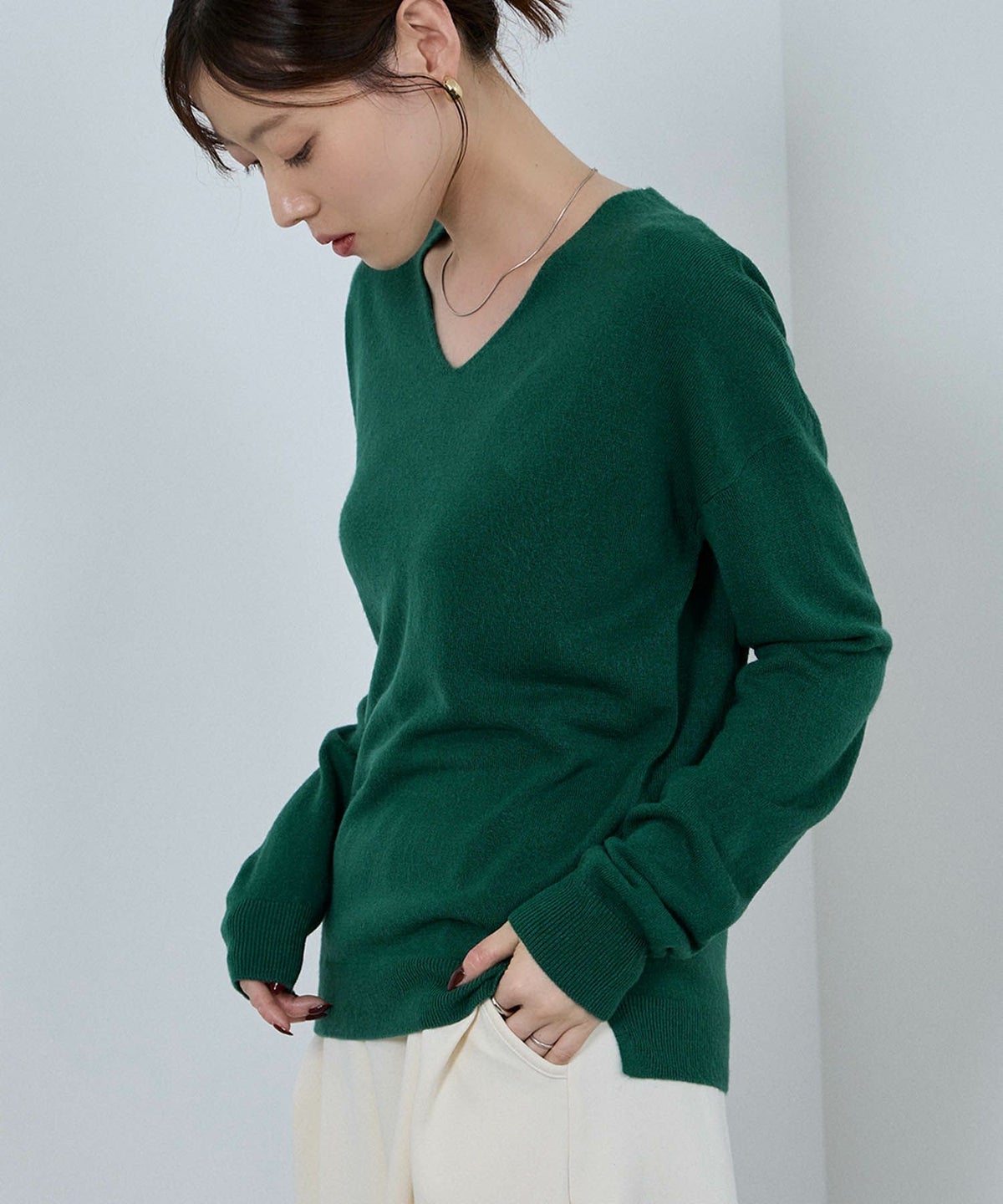 nAvy カシミヤタッチニット Vネック レディース