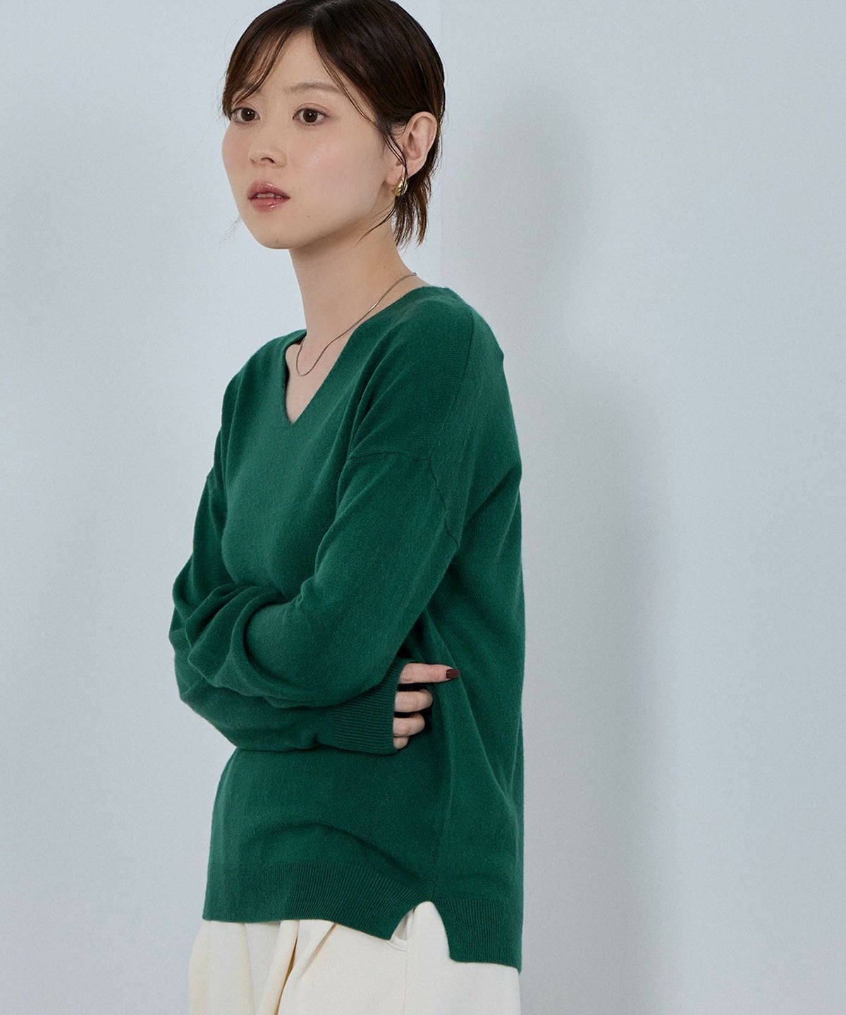 nAvy カシミヤタッチニット Vネック レディース