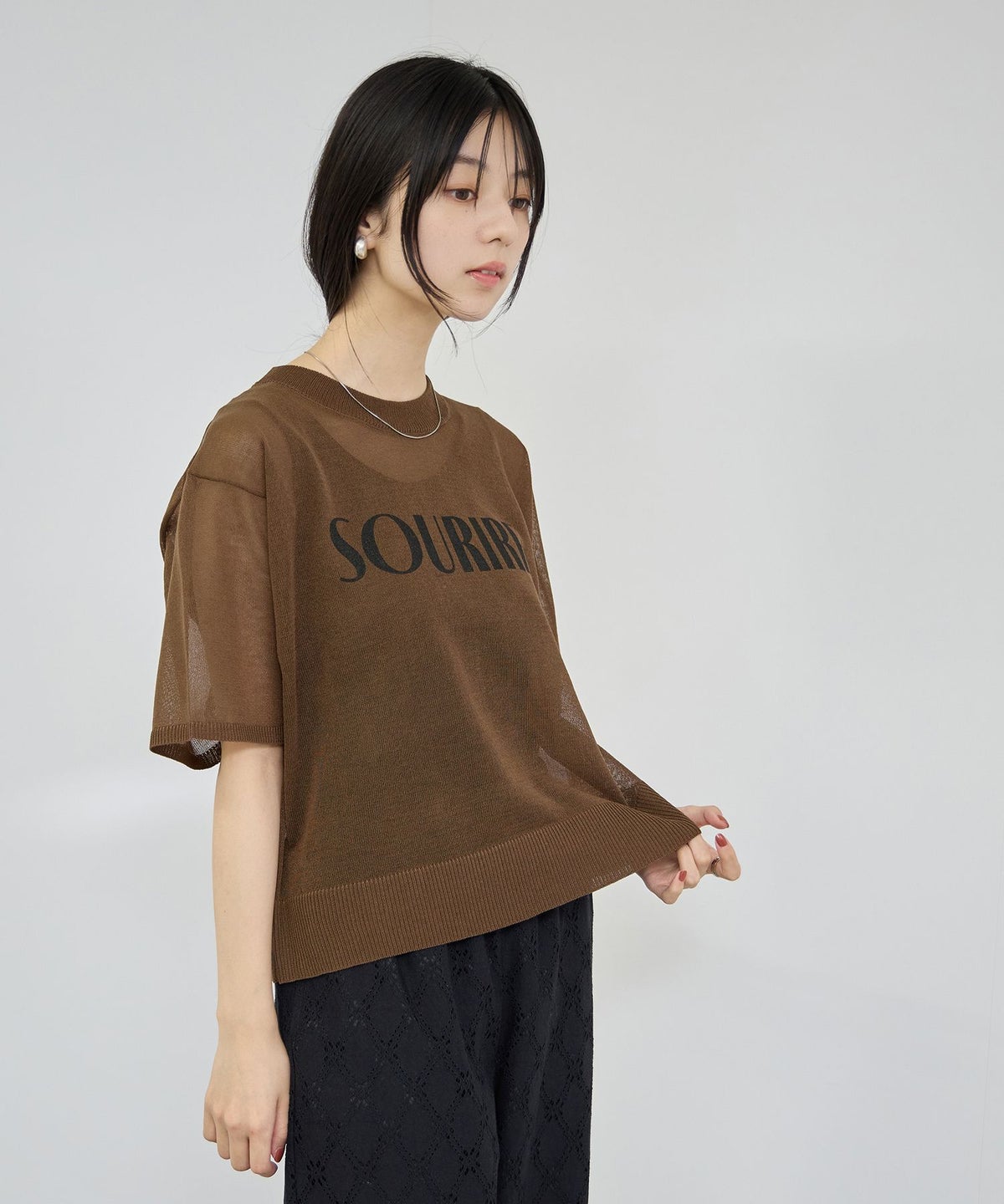 Idnes シアーロゴハーフスリーブニット レディース