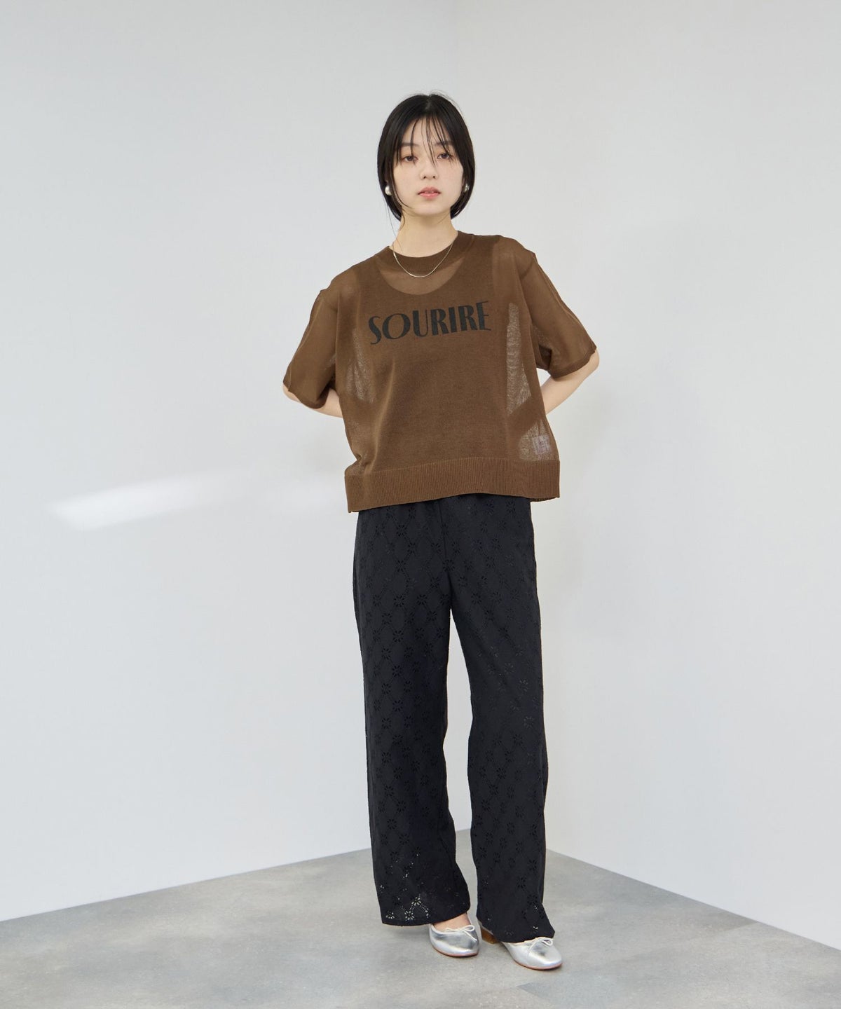  Idnes シアーロゴハーフスリーブニット レディース