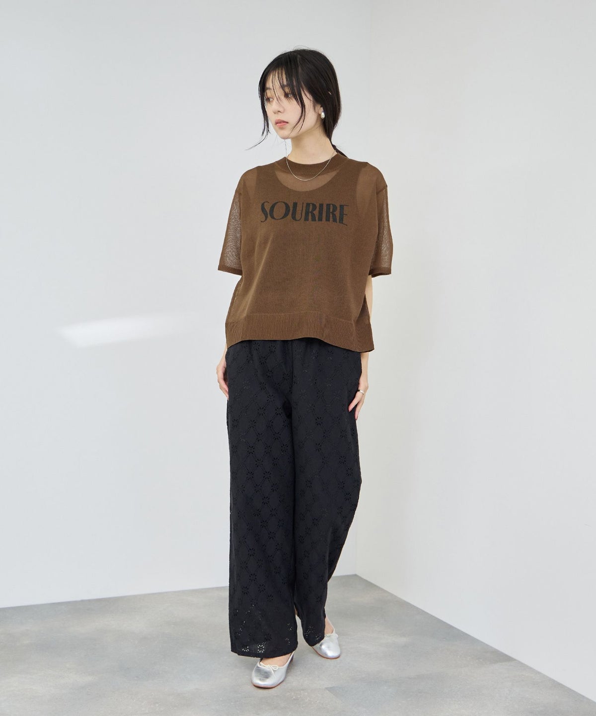  Idnes シアーロゴハーフスリーブニット レディース