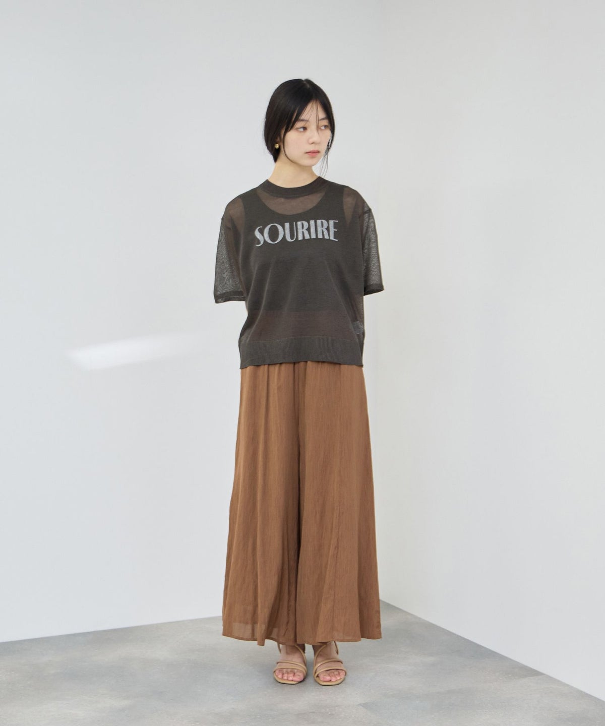  Idnes シアーロゴハーフスリーブニット レディース