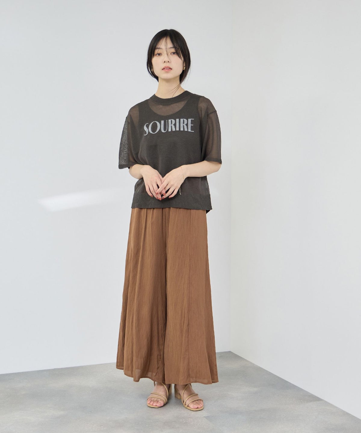  Idnes シアーロゴハーフスリーブニット レディース