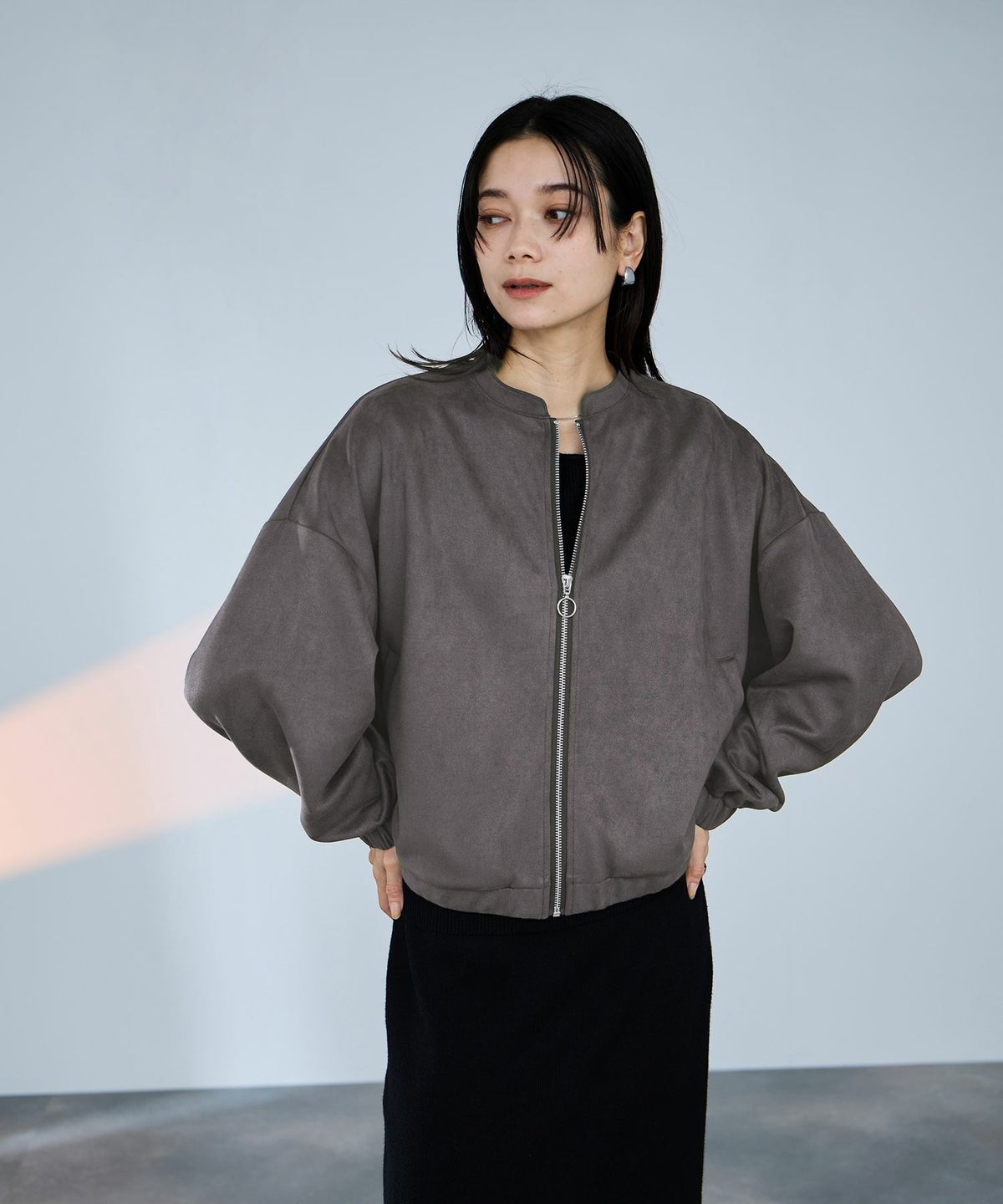 milli de l'air ポンチ素材 スエードライクブルゾン レディース