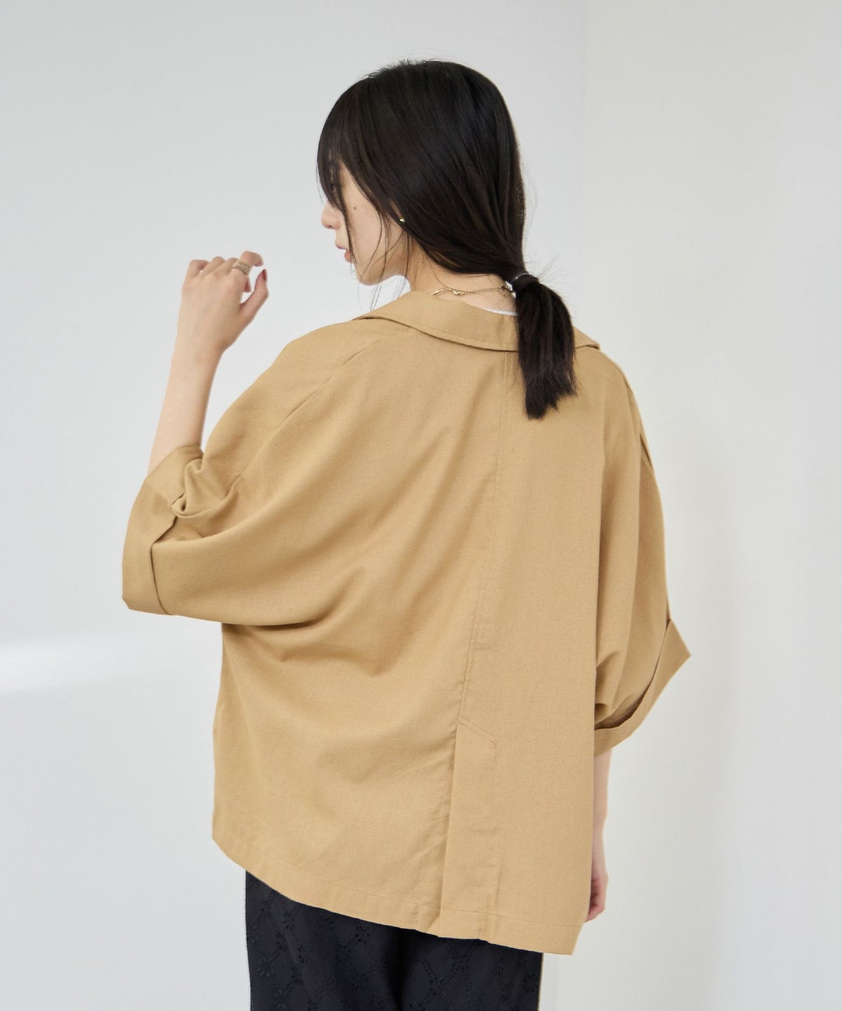  Idnes レーヨン麻混ハーフスリーブジャケット レディース