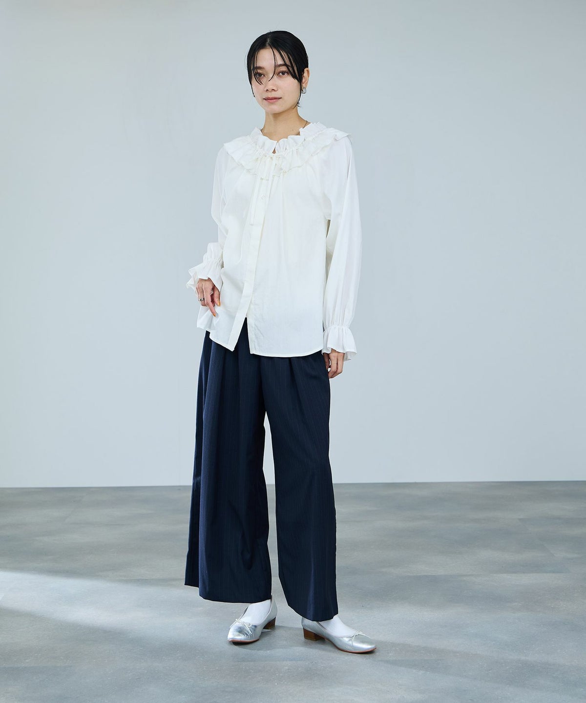 milli de l'air フリルネックボウタイブラウス レディース