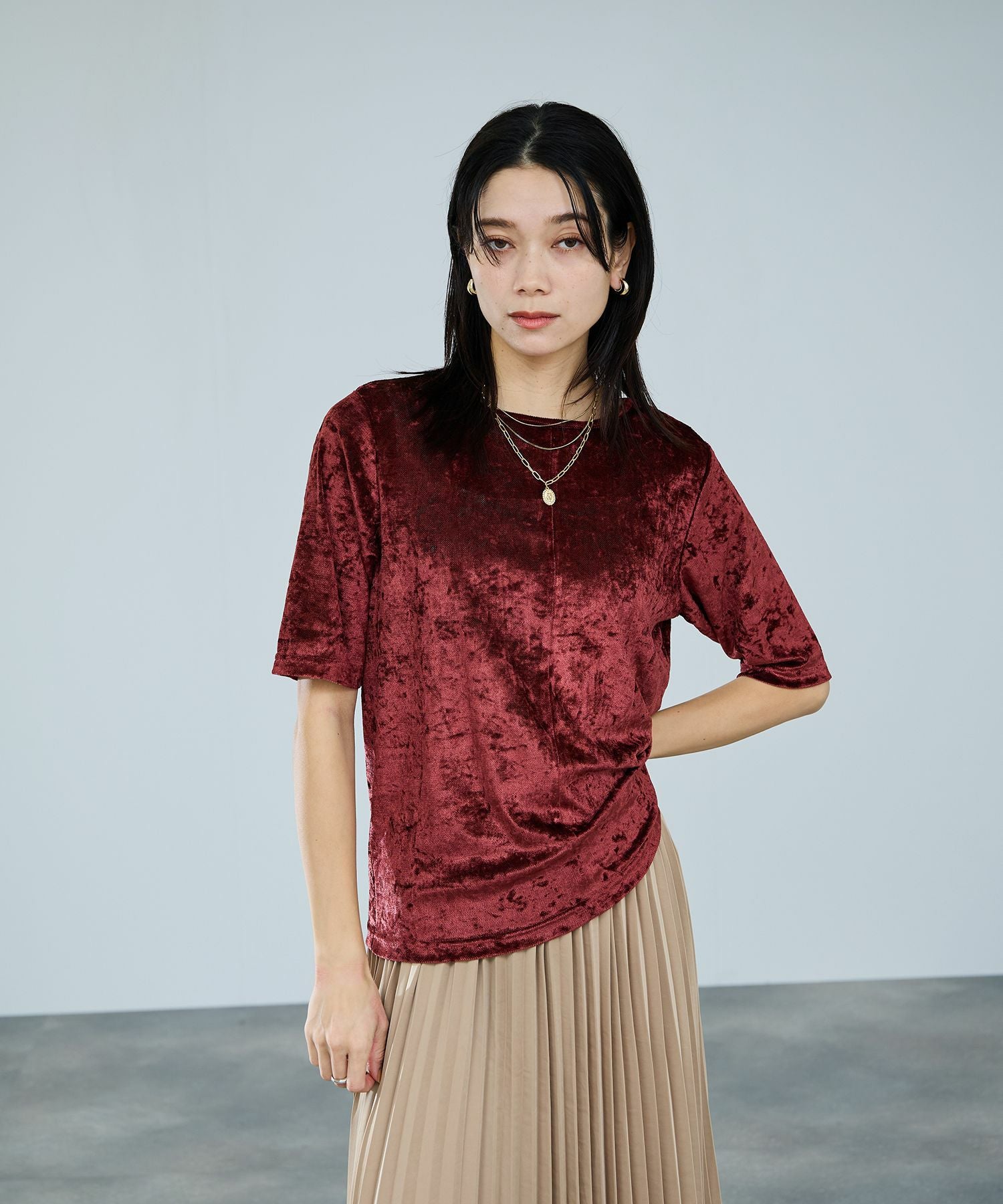 極美品 アディアム シルク ニットトップ オープンスリーブ ベロアボタン レッド milli de l'air シアーベロアハーフスリーブTシャツ レディース