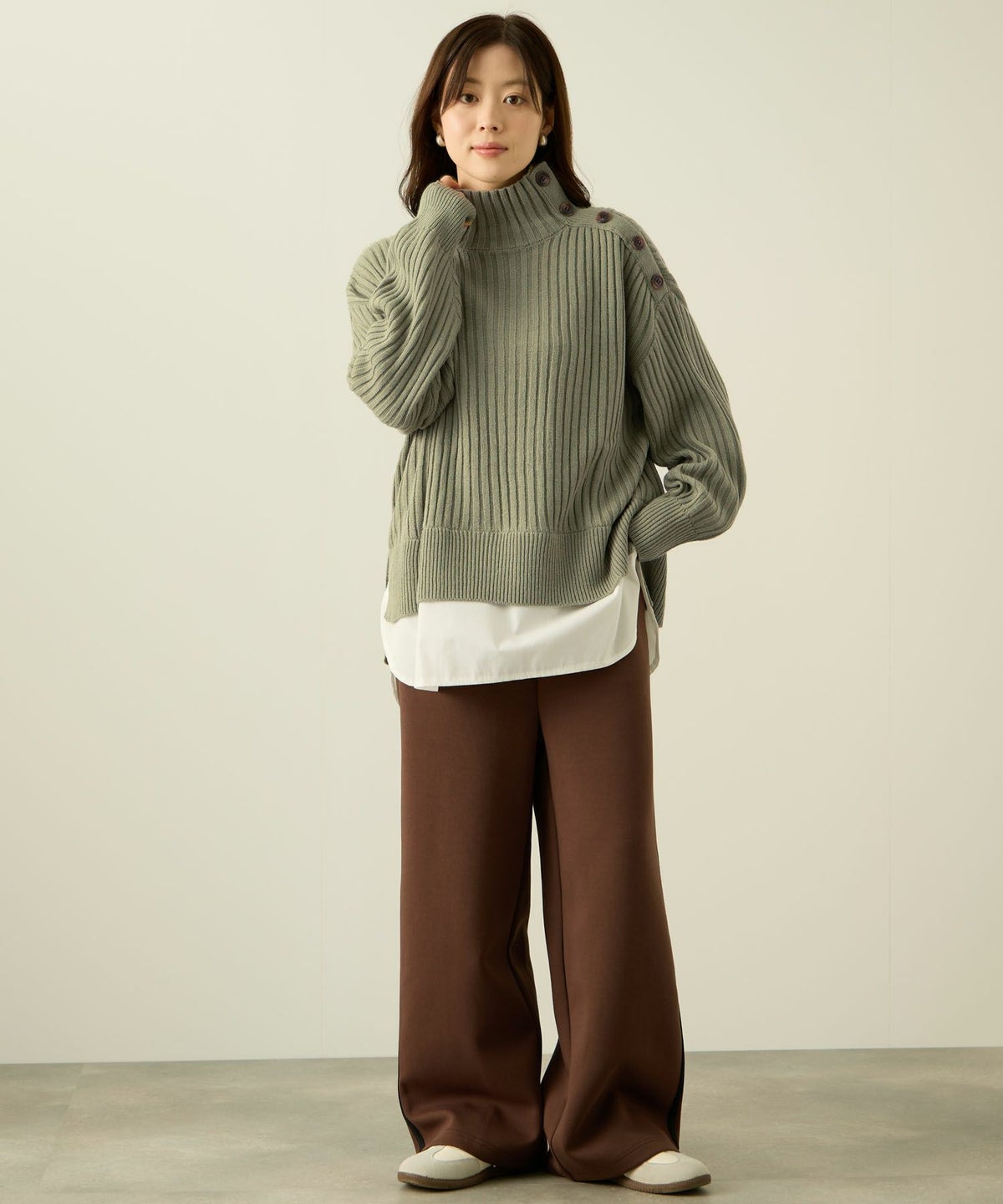 nAvy 時短 ボタンハイネックニット レディース