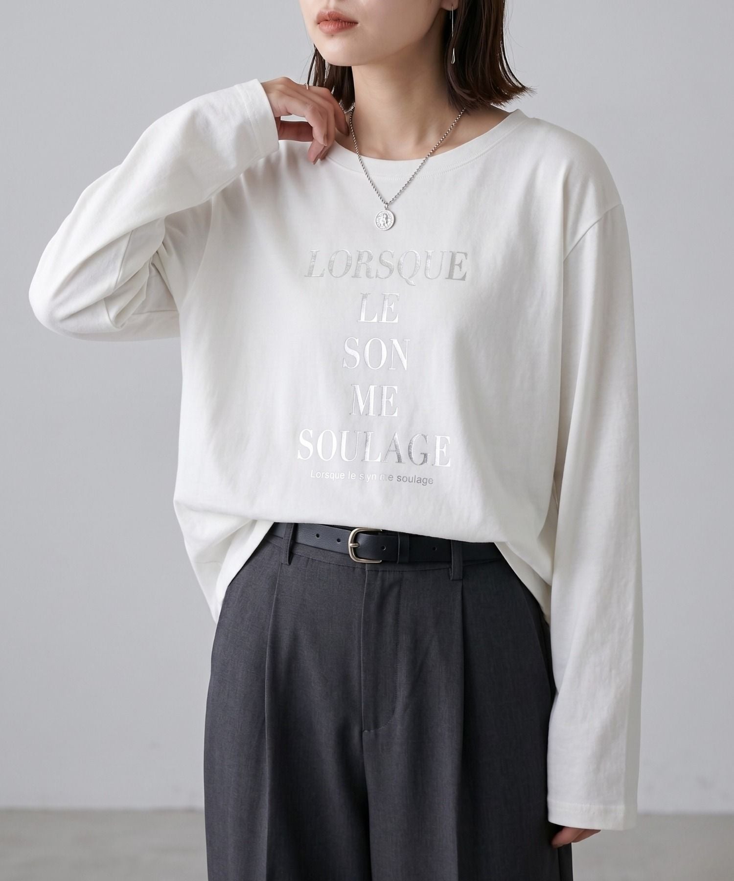 マチャット プリントロングTシャツ（グレー） Idnes 箔ロゴプリントロングスリーブTシャツ レディース
