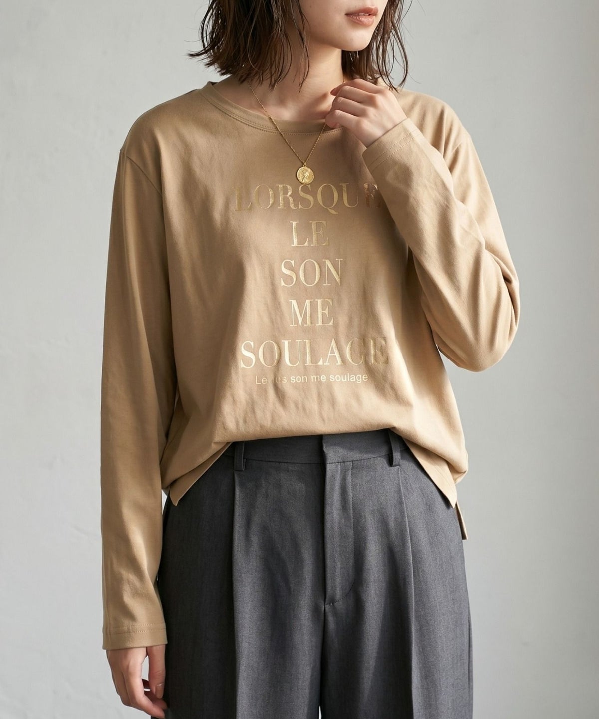 Idnes 箔ロゴプリントロングスリーブTシャツ レディース メール便 対応商品