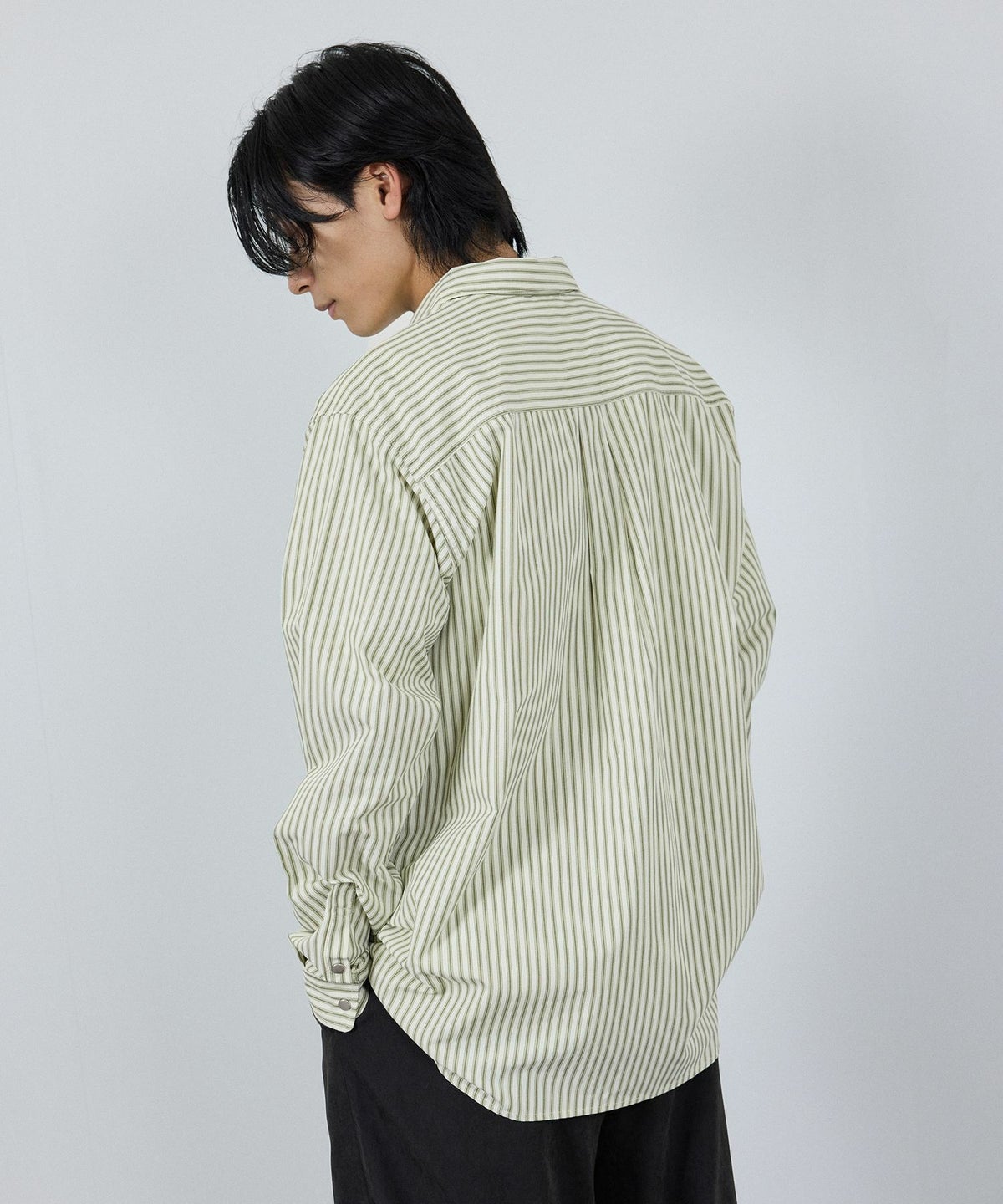 nAvy 多ポケルーズフィットシャツ レディース