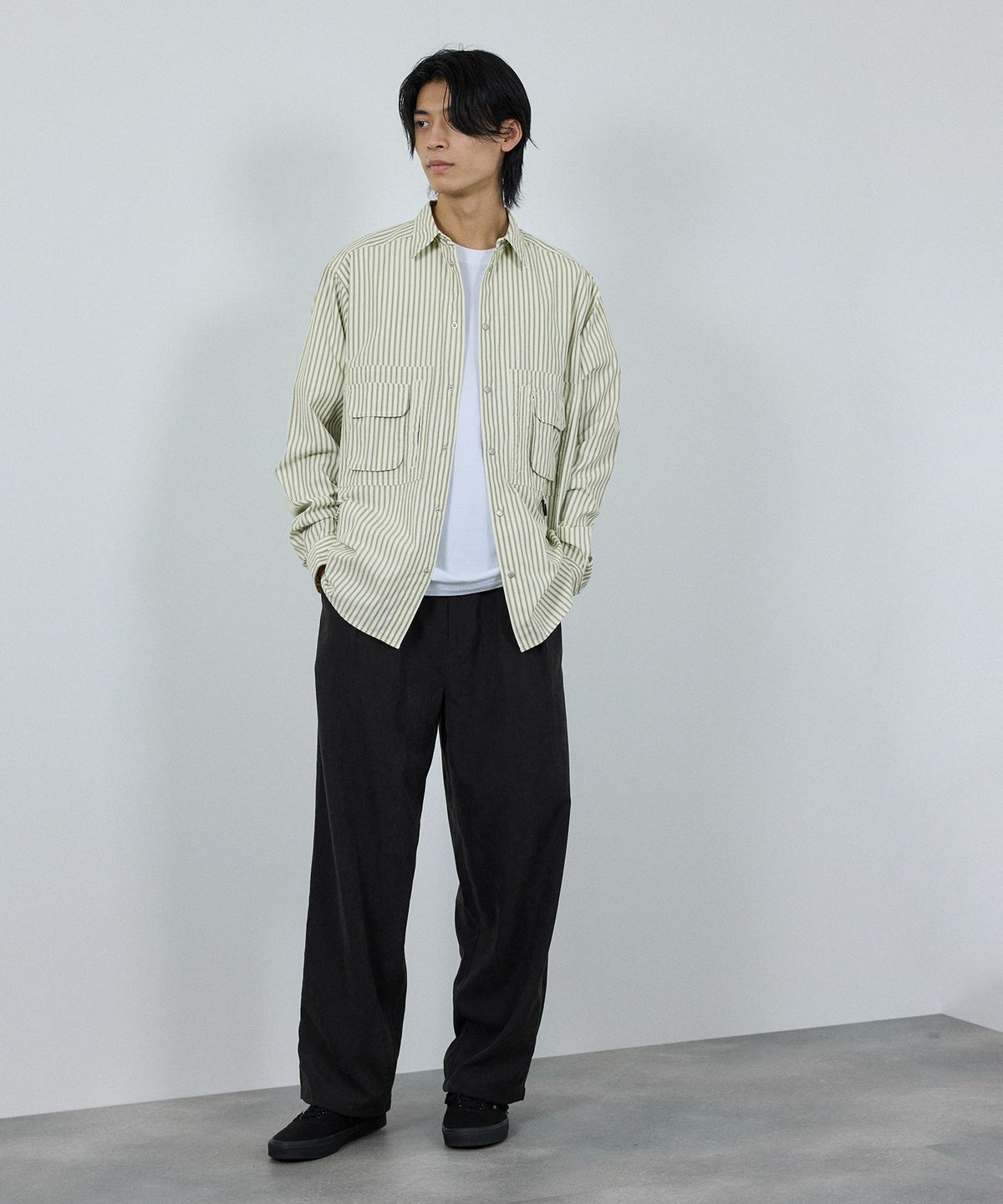 nAvy 多ポケルーズフィットシャツ レディース