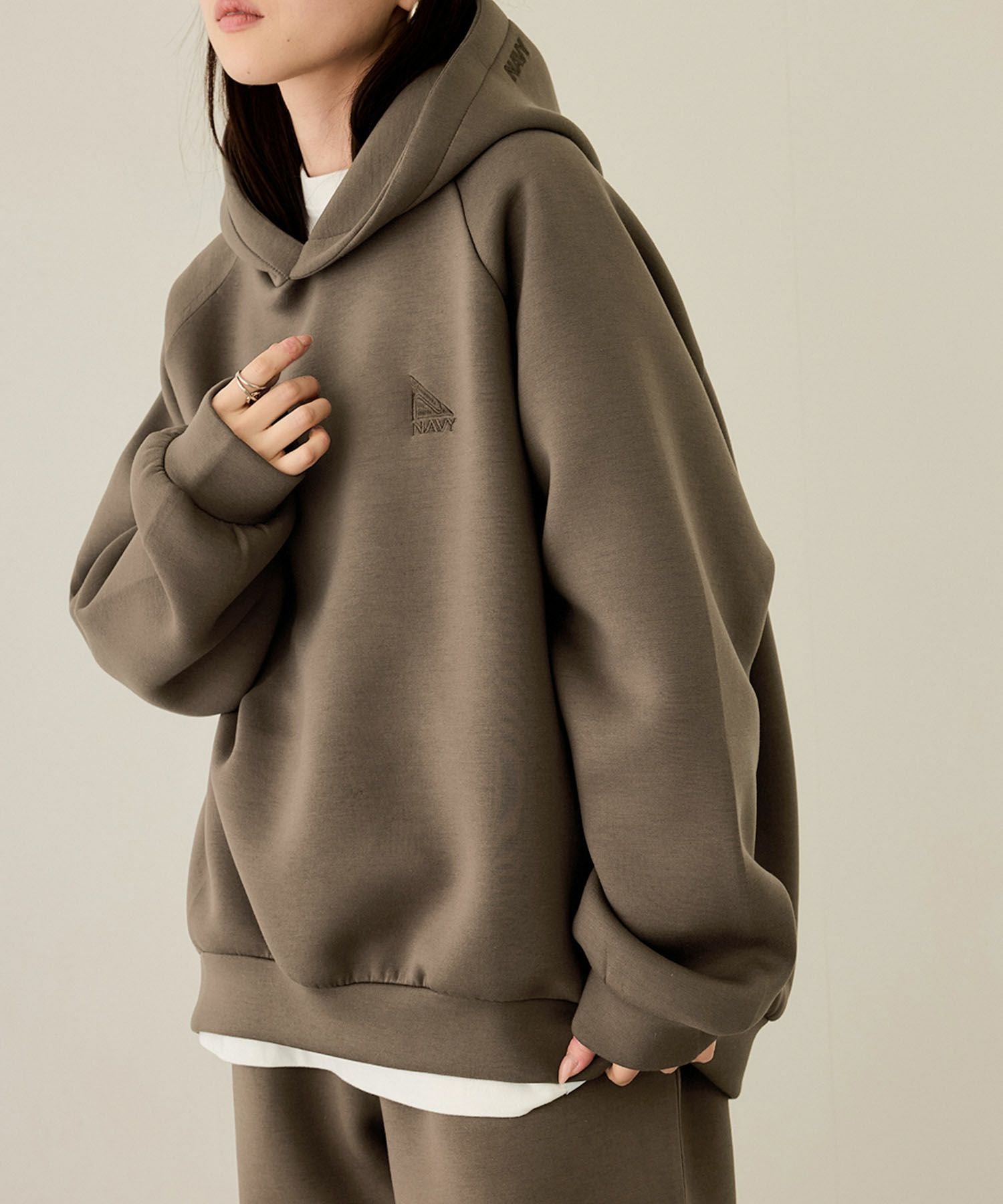 nAvy ポンチ素材ワイドパーカー レディース