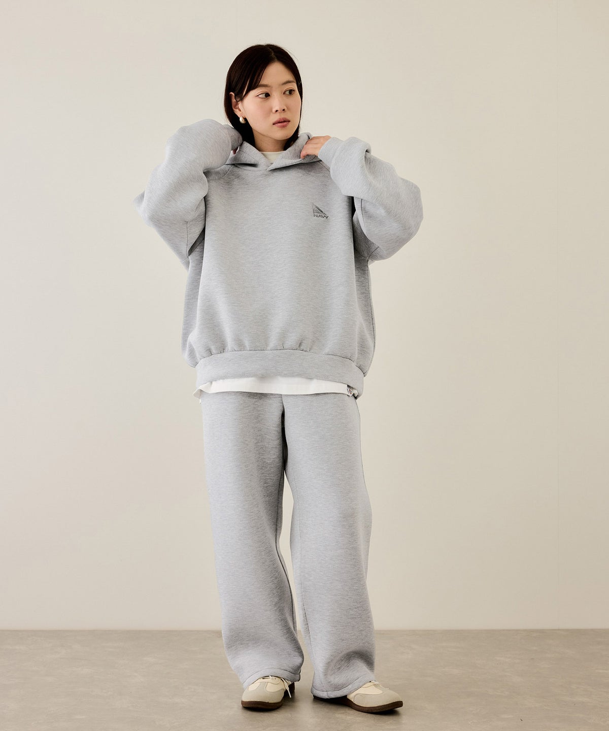 nAvy ポンチ素材ワイドパーカー レディース